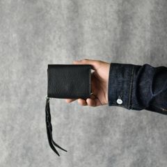 PLANE LEATHER MULTI WALLET ＜STUDS CHARM＞ (BLACK)｜プレーンレザー マルチウォレット ＜スタッズチャーム＞｜CL-25SS029LE