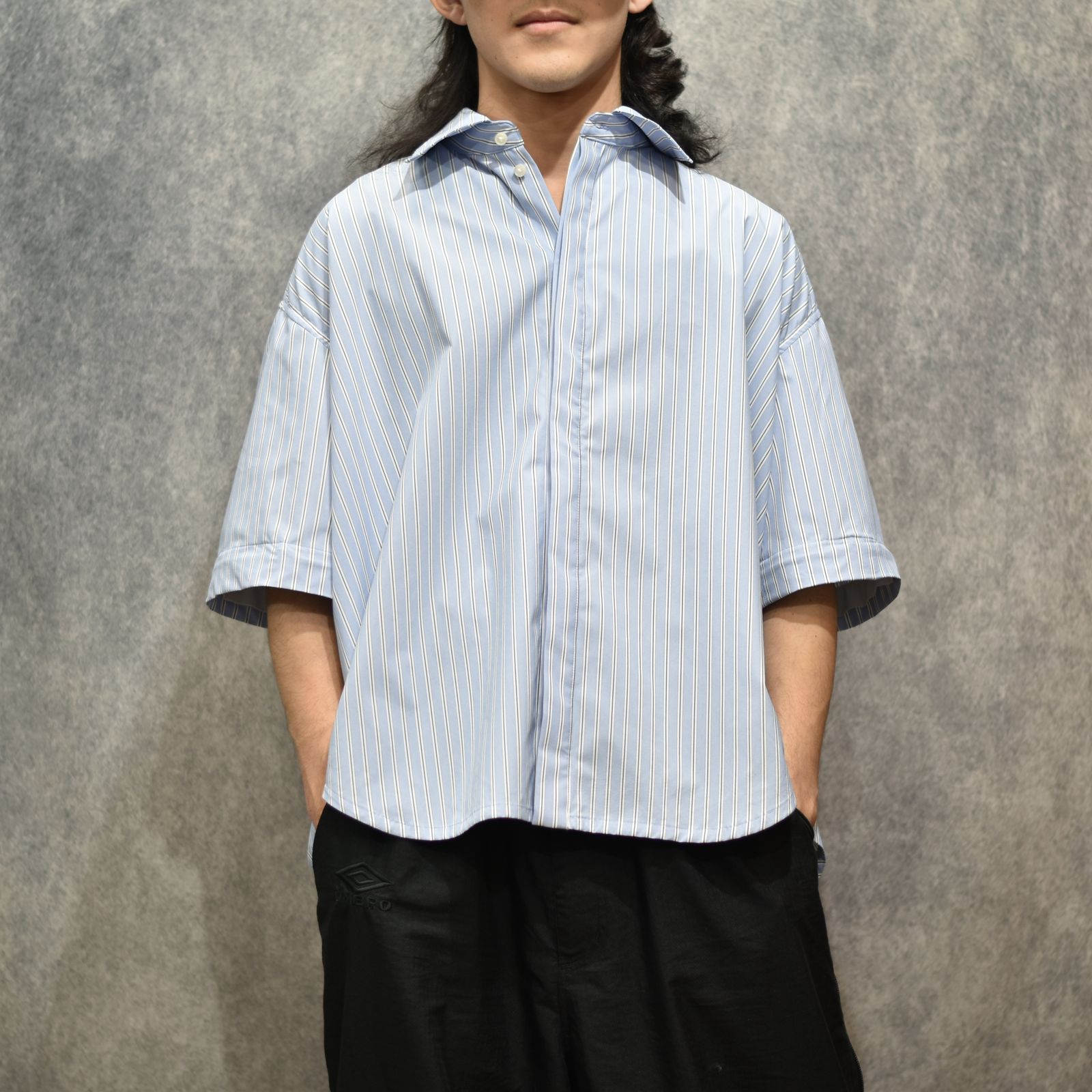 デタッチャブルスリーブホックカフスシャツ (SAX STRIPE)｜LB26SS-SH11-FTS