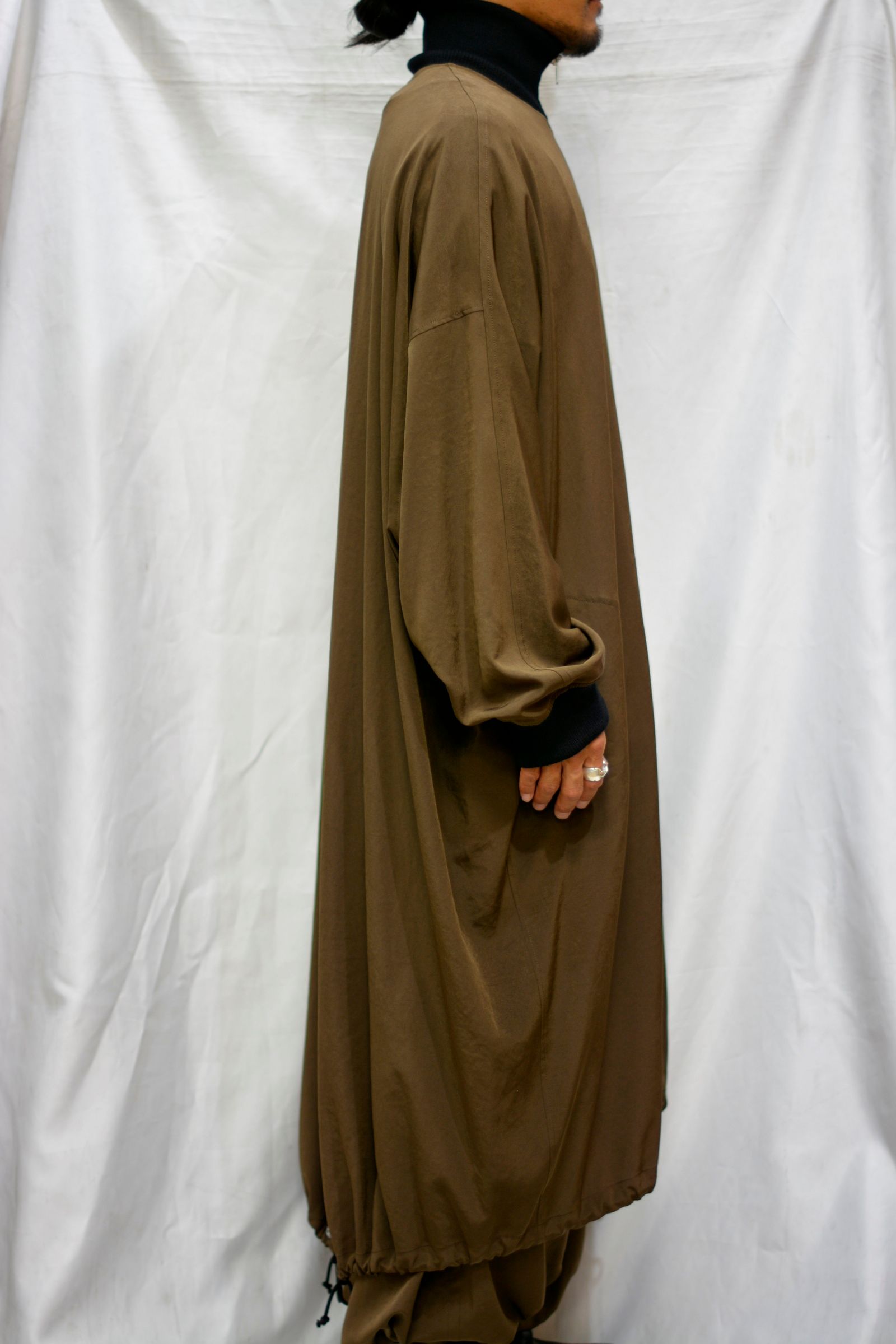 Dolman sleeve rib