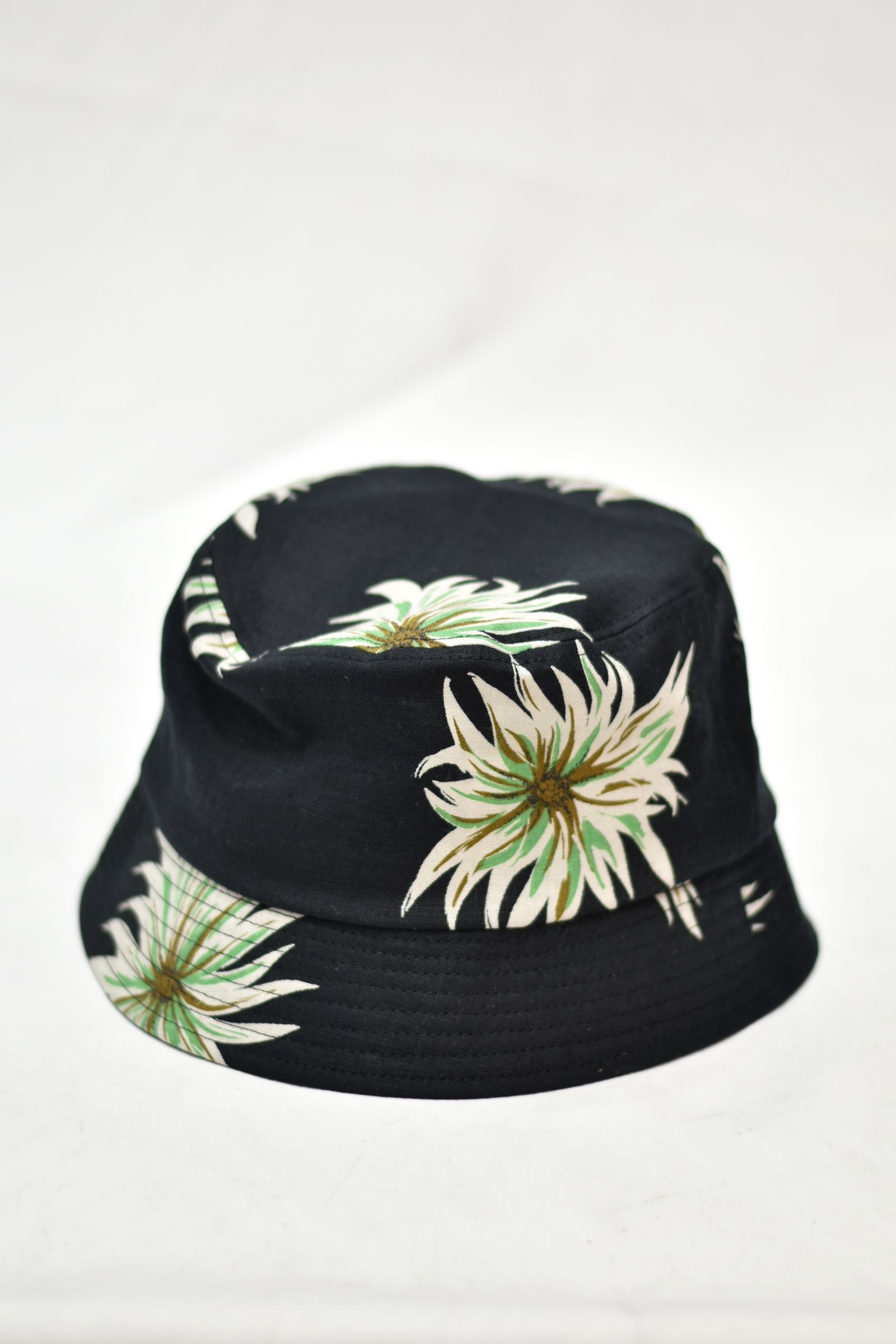 FLOWER PATTERN LINEN BUCKET HAT (BLACK)
