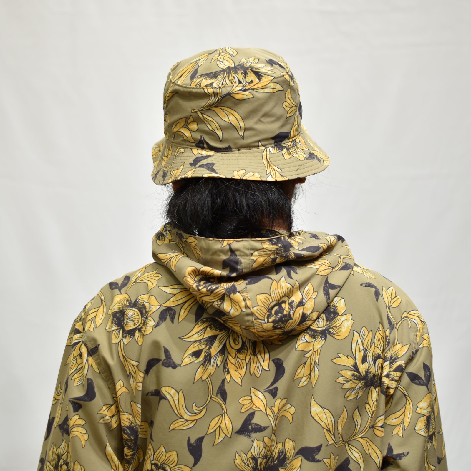 ALLOVER FLOWER PATTERN BUCKET HAT (KHAKI OLOVE)