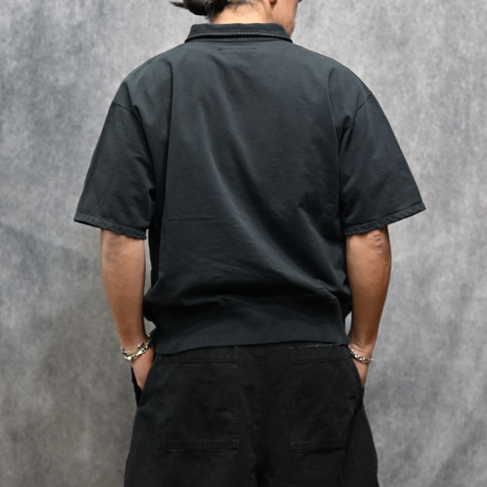 FRONT HALF ZIP SWEAT SHIRTS (BLACK / ブラック)  ハーフジップ スウェット ポロシャツ｜2601007