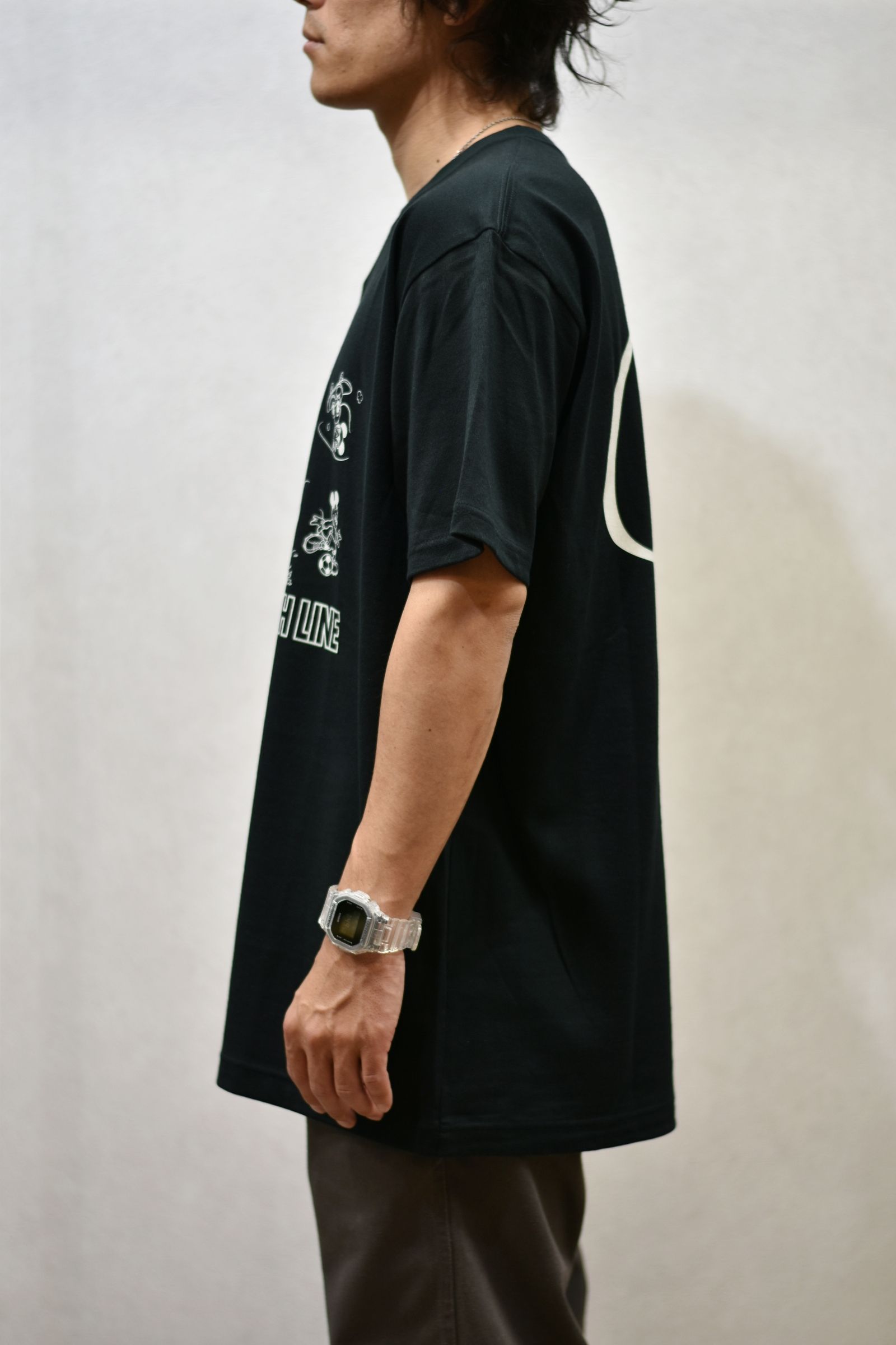 ×DISNEY MULTI PLAYER T-SHIRT (BLACK)