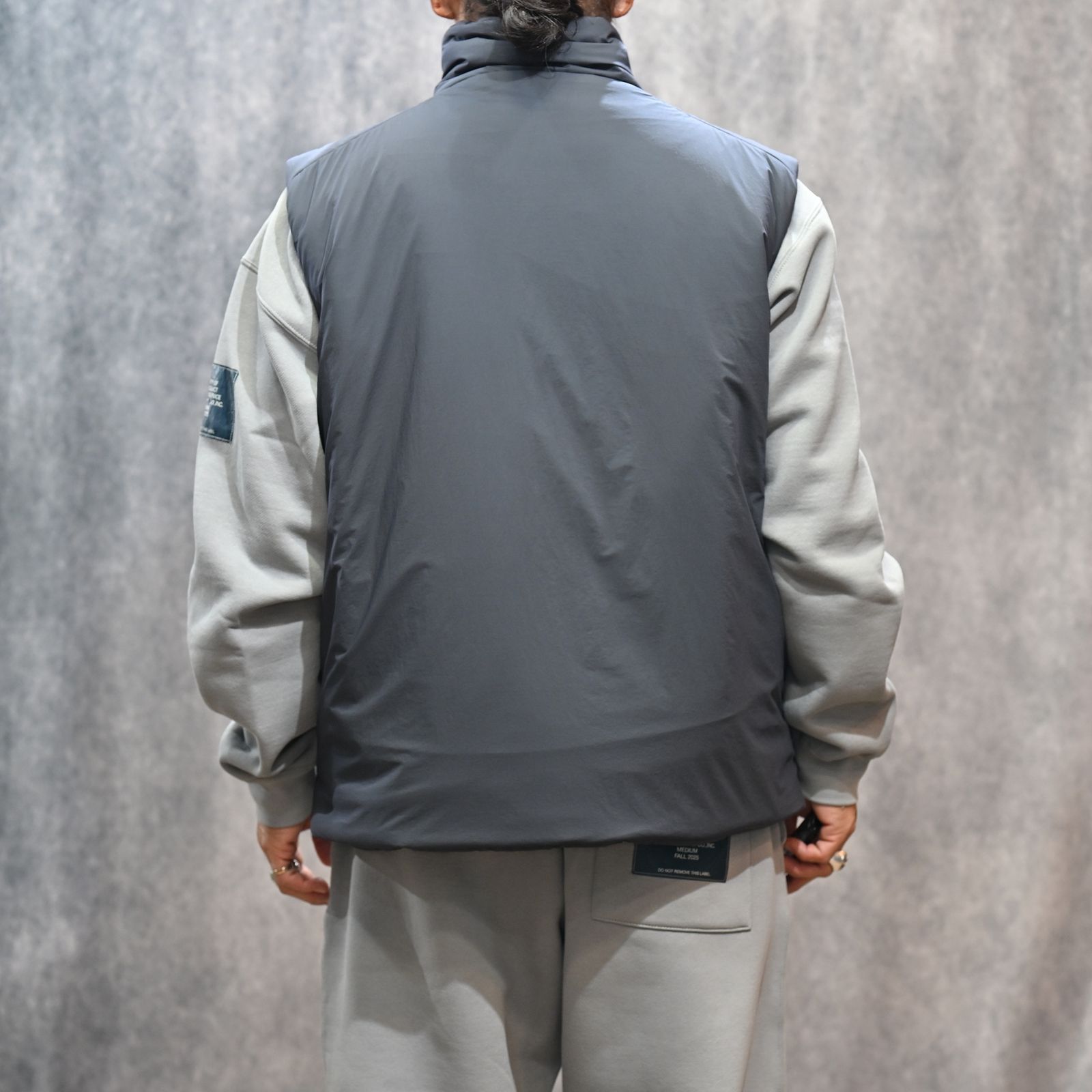 PUFFER VEST （CHARCOAL）｜パファーベスト｜2252-VE21-003