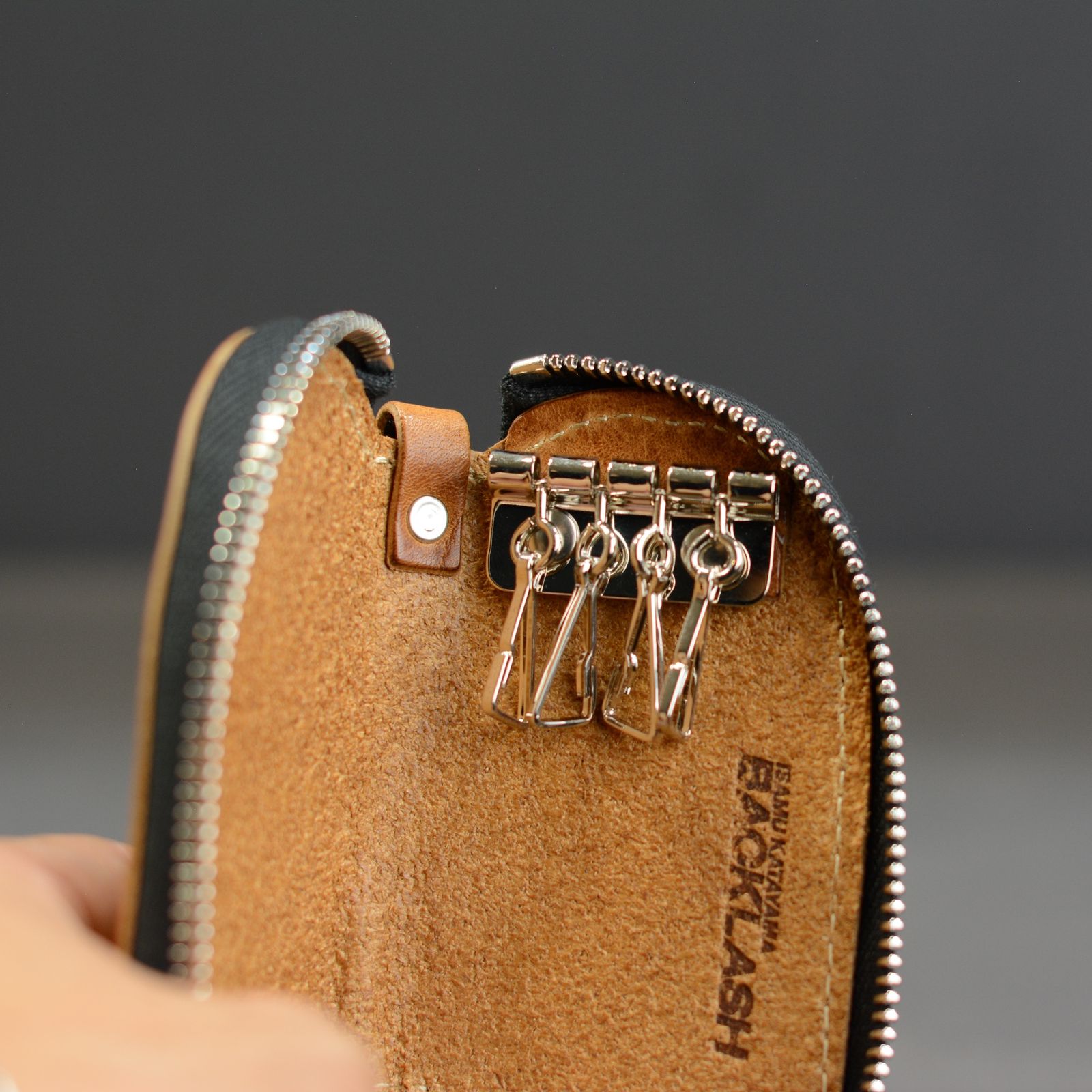 イタリアンショルダー シワ加工プルアップ （BROWN）