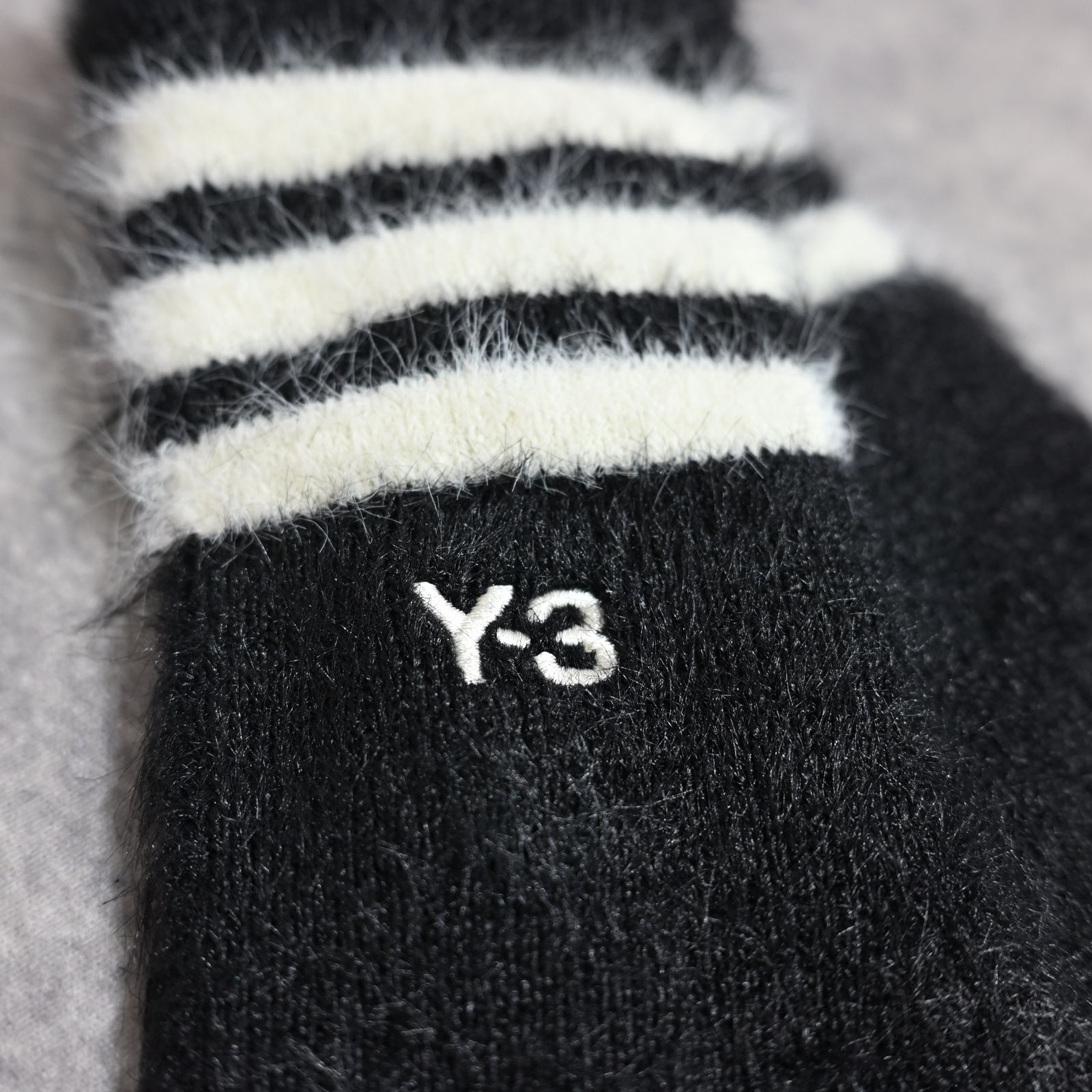 Y-3 STRIPES GLOVES （BLACK） / ニット グローブ 手袋 （ブラック）｜KV2909