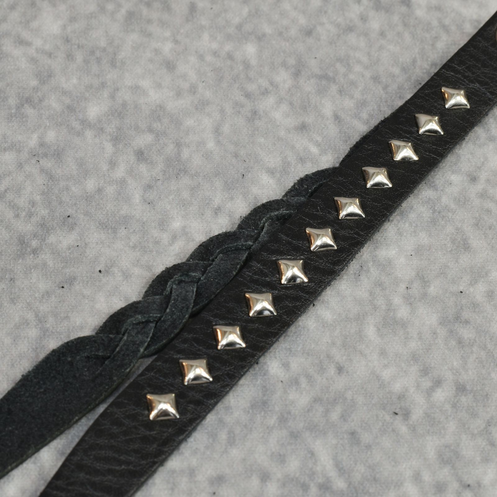 STUDS & KNITTING LEATHER SHORT KEY RING ＜TYPE B＞ (BLACK) / スタッズレザー 編み込みレザー ショートタイプ キーリング キーホルダー