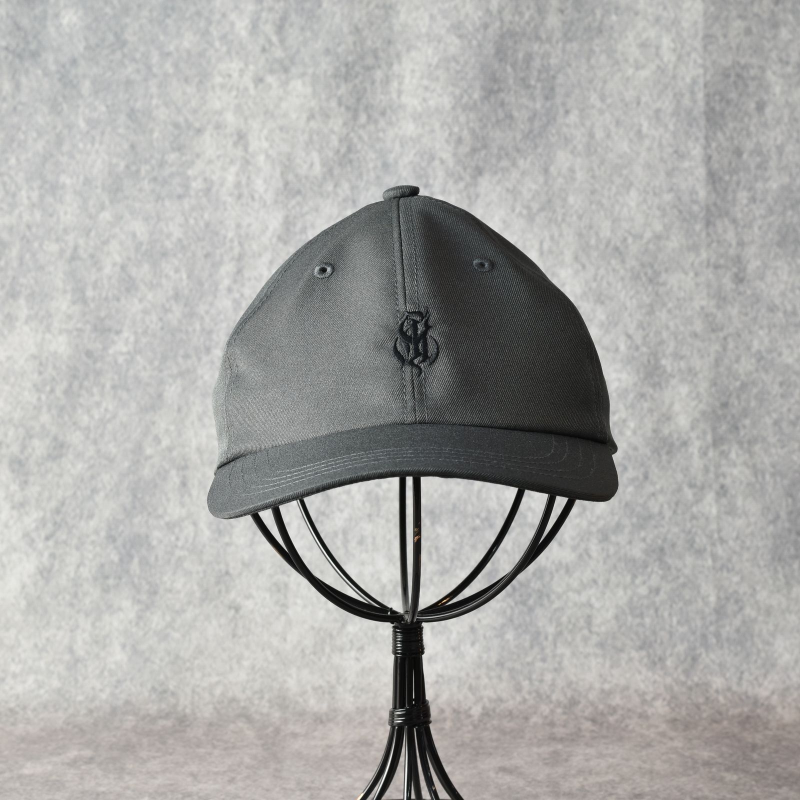 P/T CAL NT LOGO CAP (CHARCOAL) / ロゴ刺繍 浅型キャップ