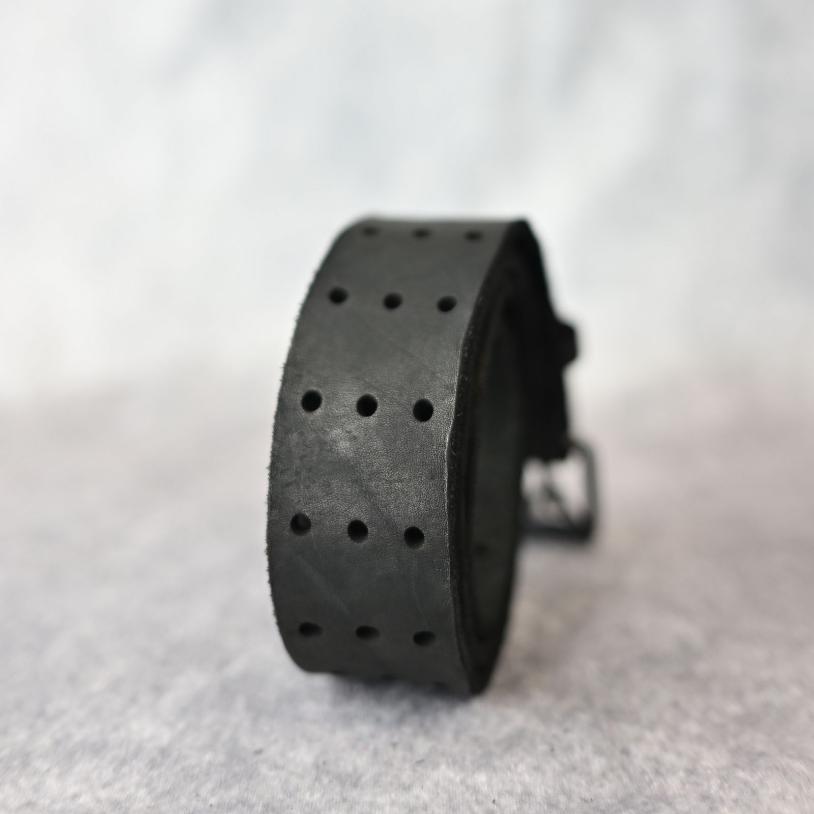 ダブルショルダーレザー製品染め スリーピンベルト （BLACK / ブラック） 318-04