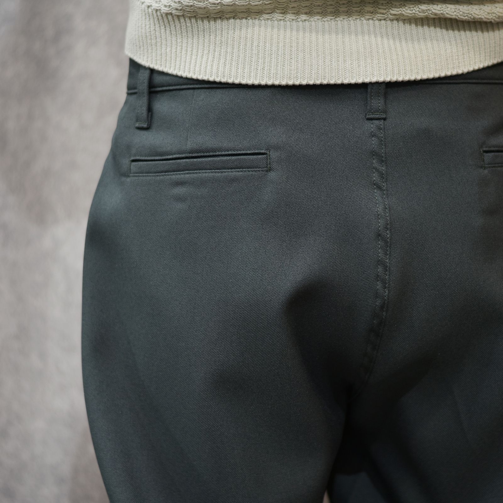 ST-P TUCK SLACKS (CHARCOAL)｜スタプレ タック スラックス｜CL-26SS008