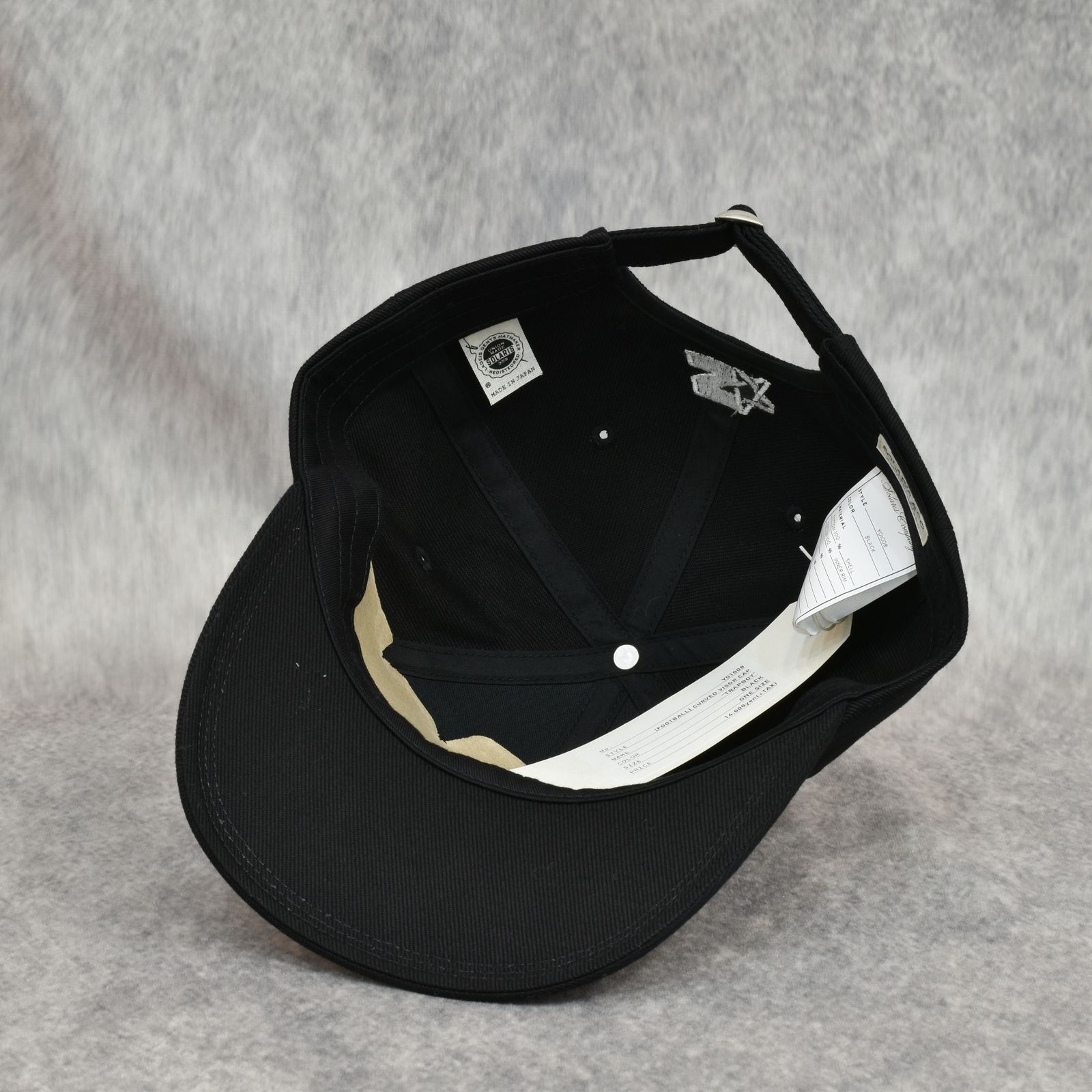 [FOOTBALL] Curved Visor Cap "TRAPBOY" (BLACK×BLACK)｜キャップ｜Y01008