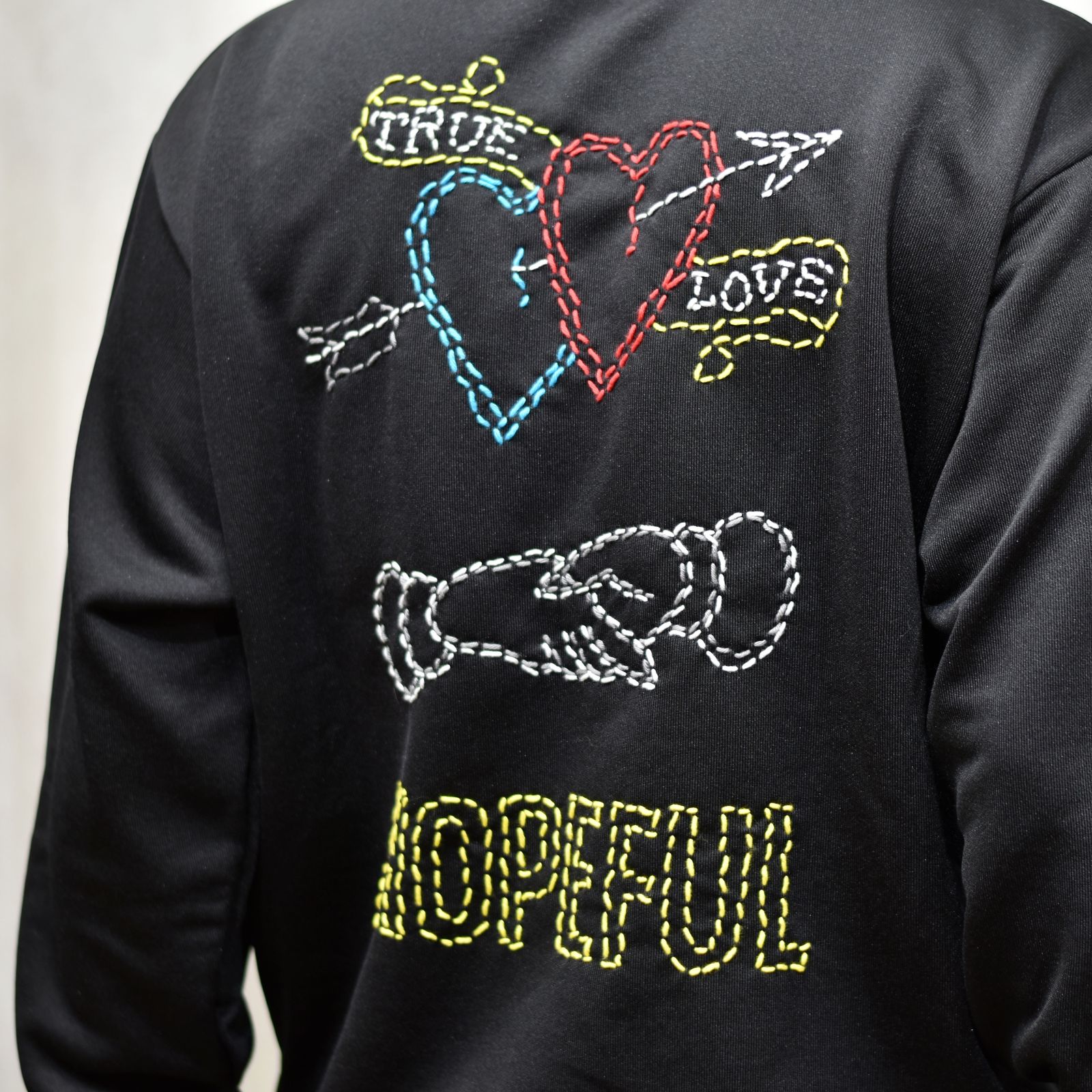 TRUE LOVE EMB SWEAT ”