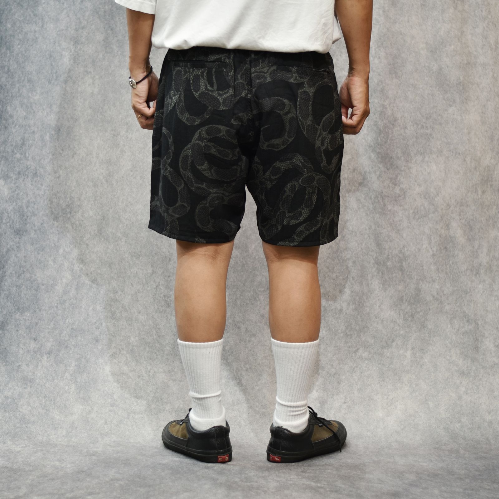 ALLOVER SNAKE PATTERN EASY SHORTS ＜EXCLUSIVE＞ (BLACK) / スネーク柄 イージーショーツ
