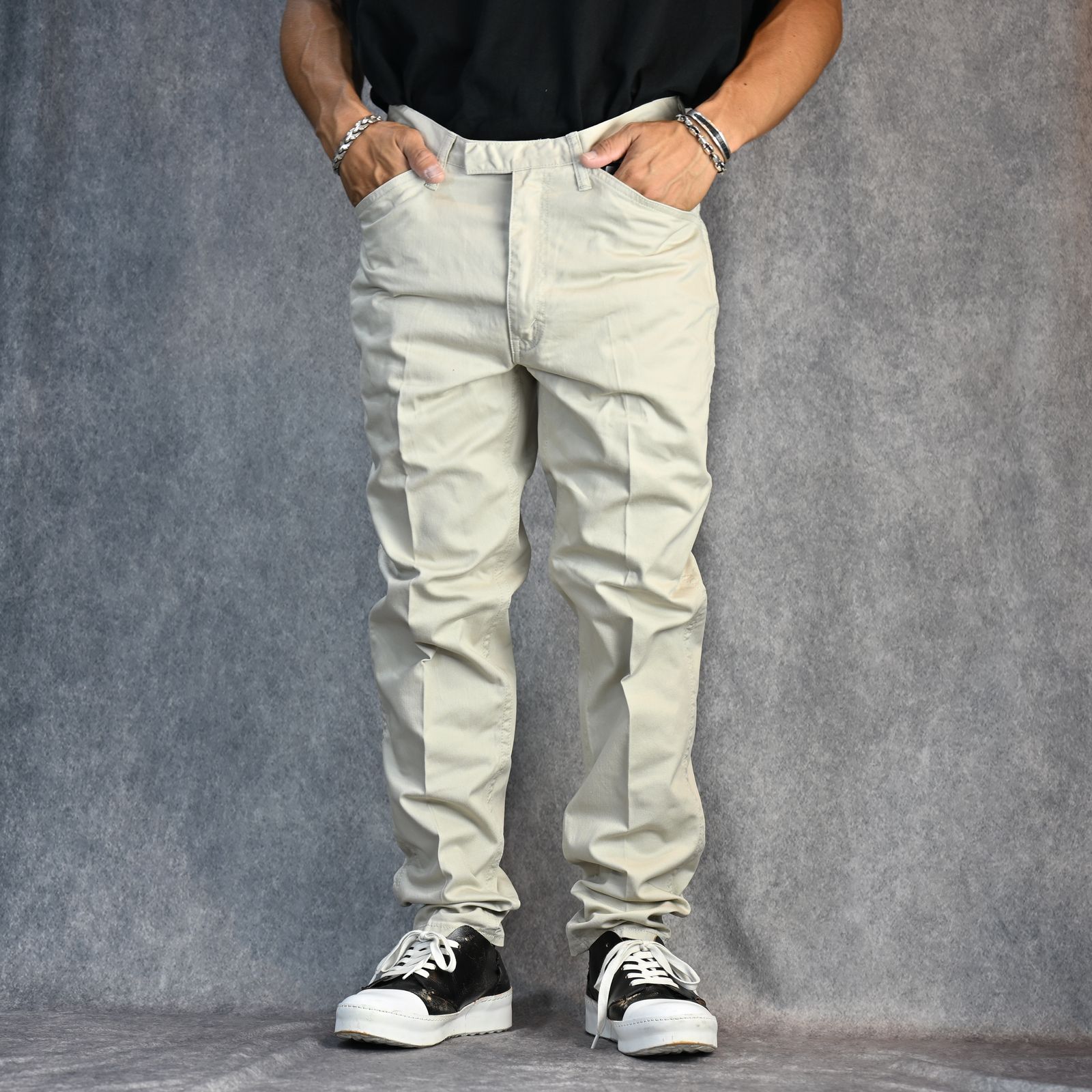 #022 LV MCQUEEN PANTS ONE-WASHED （D.BEIGE） / テーパード デニムパンツ （ベージュ）