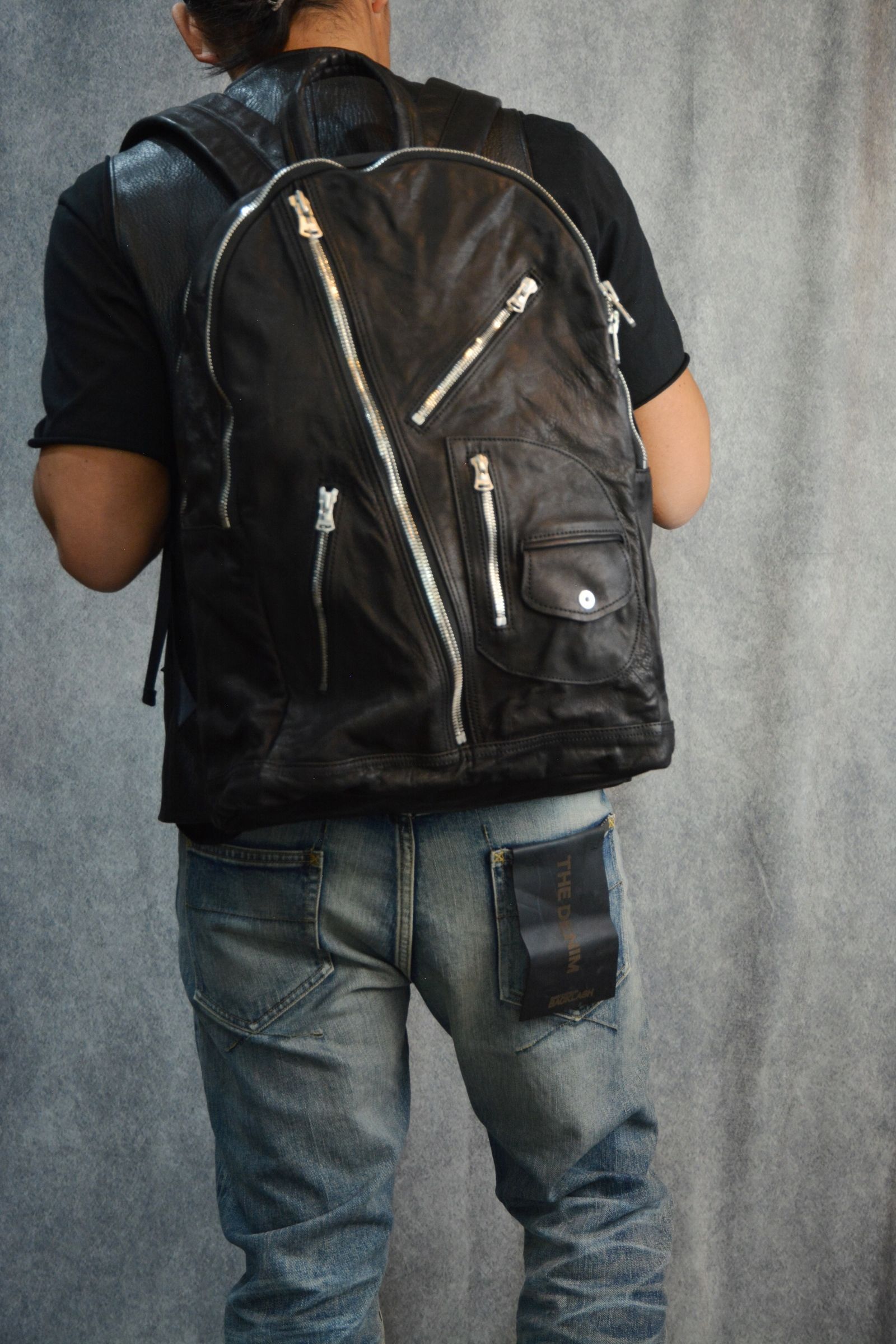 ジャパンカーフ タンニン鞣し 製品洗い加工 バックパック （BLACK）