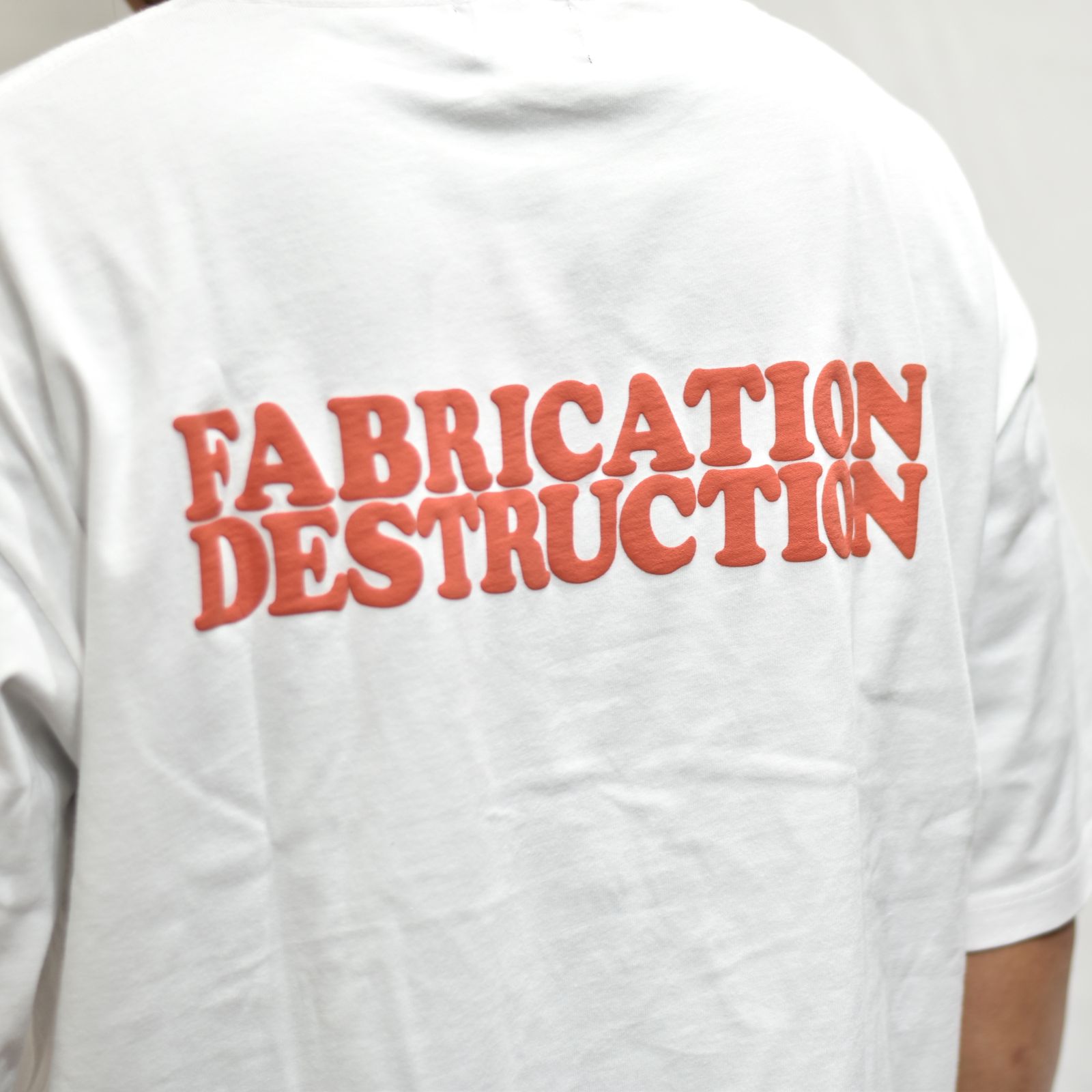 CUTRATE FLAME FLOCKY LOGO DROPSHOULDER S/S -T-SHIRT (WHITE)