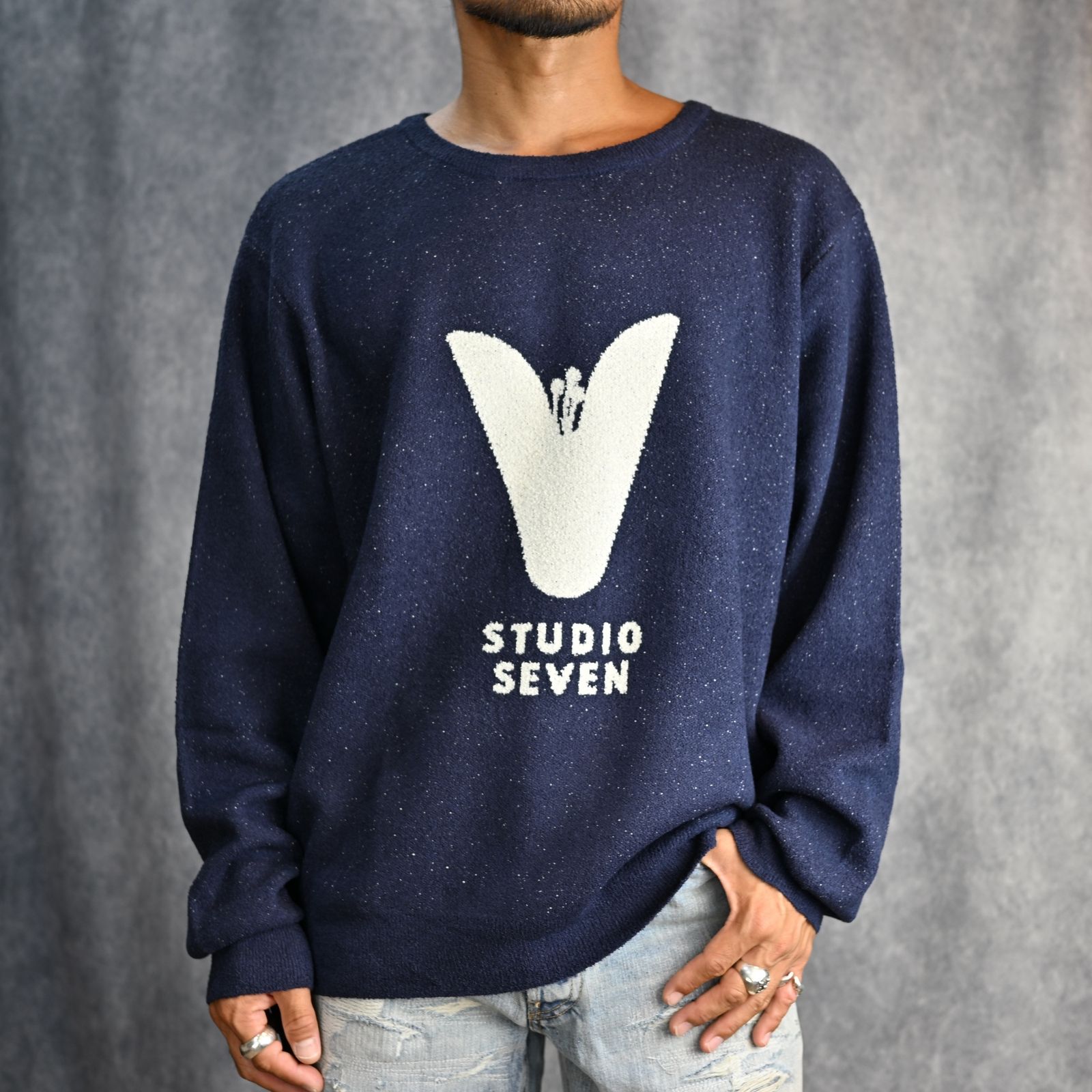 STUDIO SEVEN - V Flower Crew Neck Knit （NAVY） / クルーネック ニット （ネイビー） | chord  online store