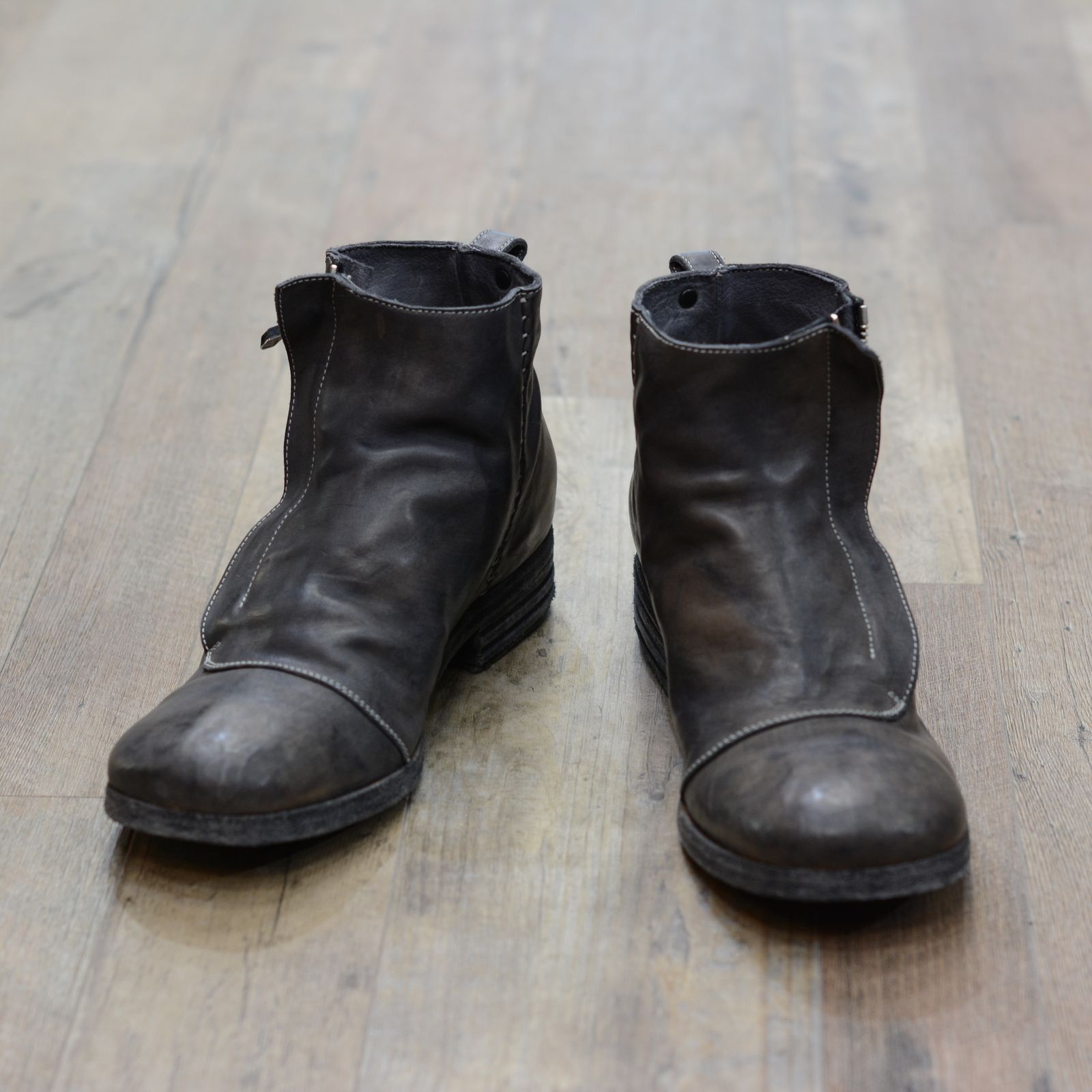 HORSE LEATHER WF-1 WRAP FRONT W/ZIP LINED LEATHER SOLES