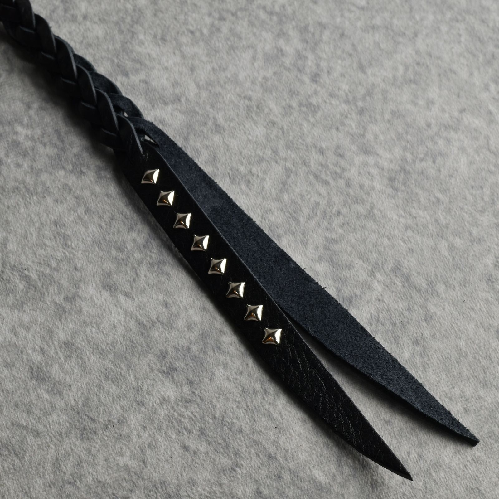 calee レザーキーホルダー　ロング CALEE - STUDS & KNITTING LEATHER LONG KEY RING ＜TYPE A