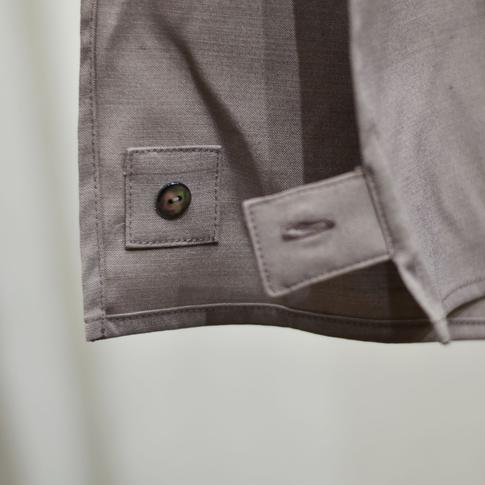 stand neck crevice shirt (AZUKI) / スタンドネック サイドスリット シャツ