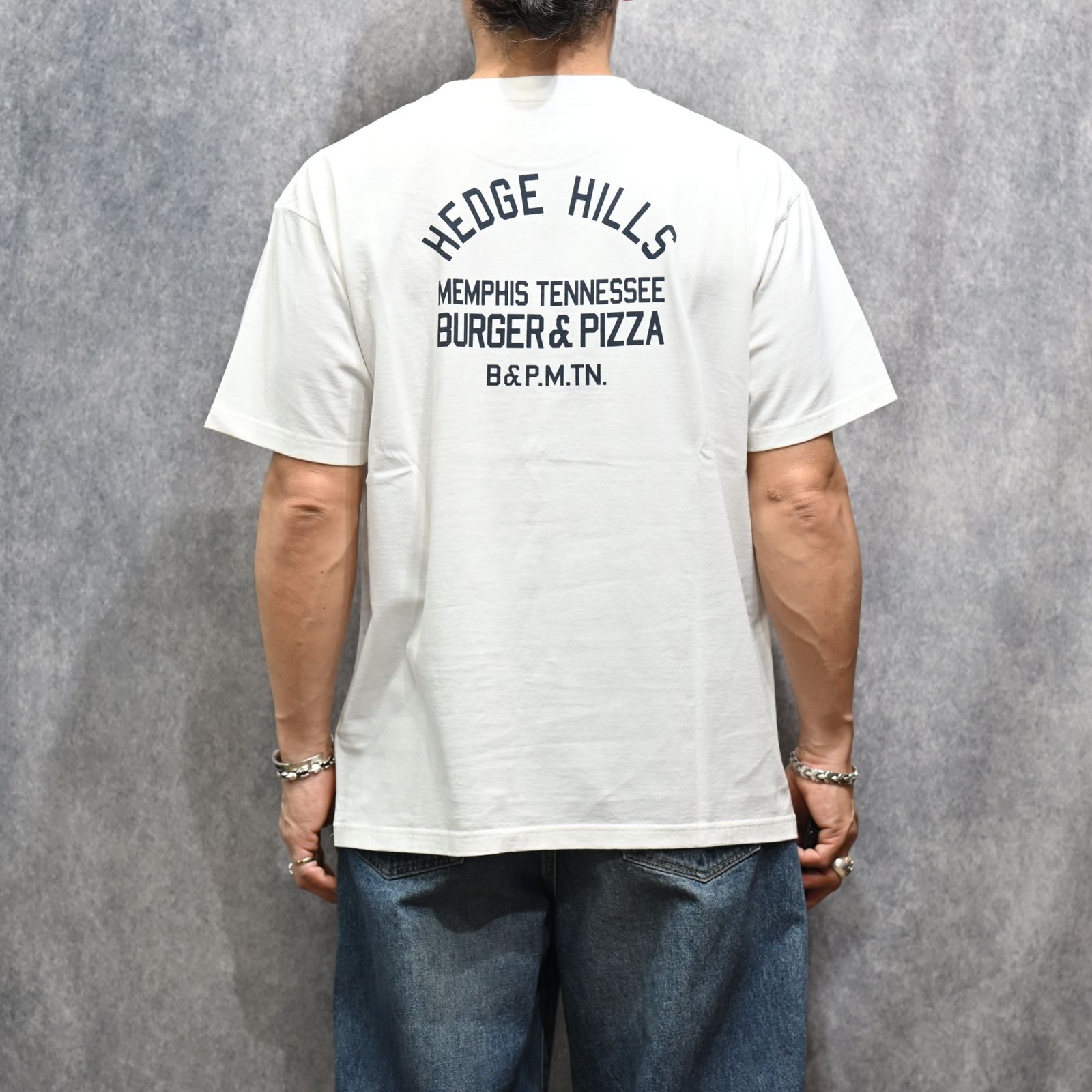 Hedge Hills Burger Shop T-SH （WHT） プリント Tシャツ （ホワイト）｜2605-4002