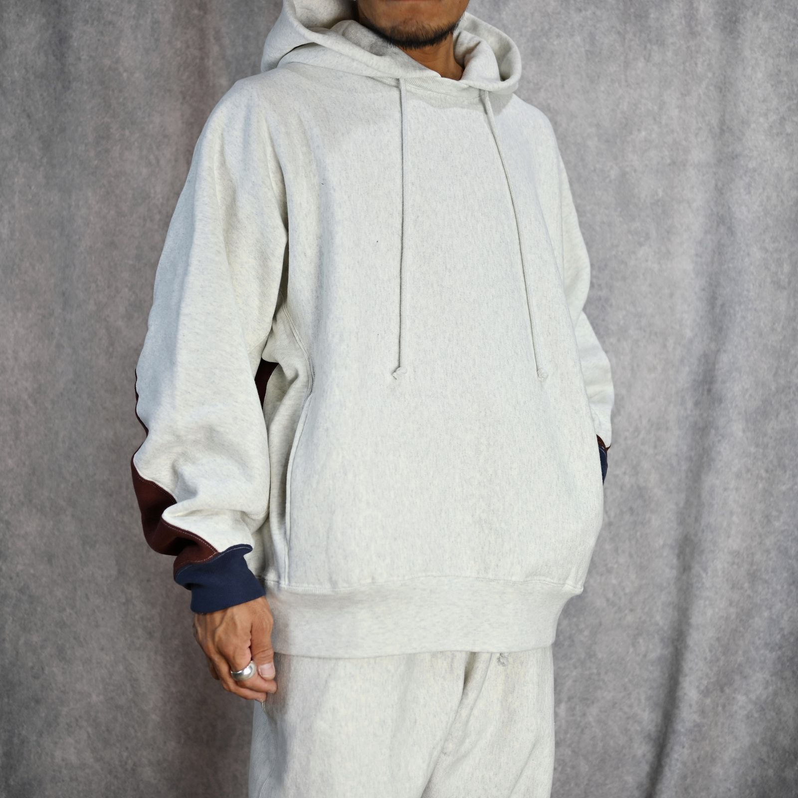 × Champion HOODED SWEATSHIRT  (OATMULE) - チャンピオン リバースウィーブ フーディー パーカー （オートミュール） / C8-A128
