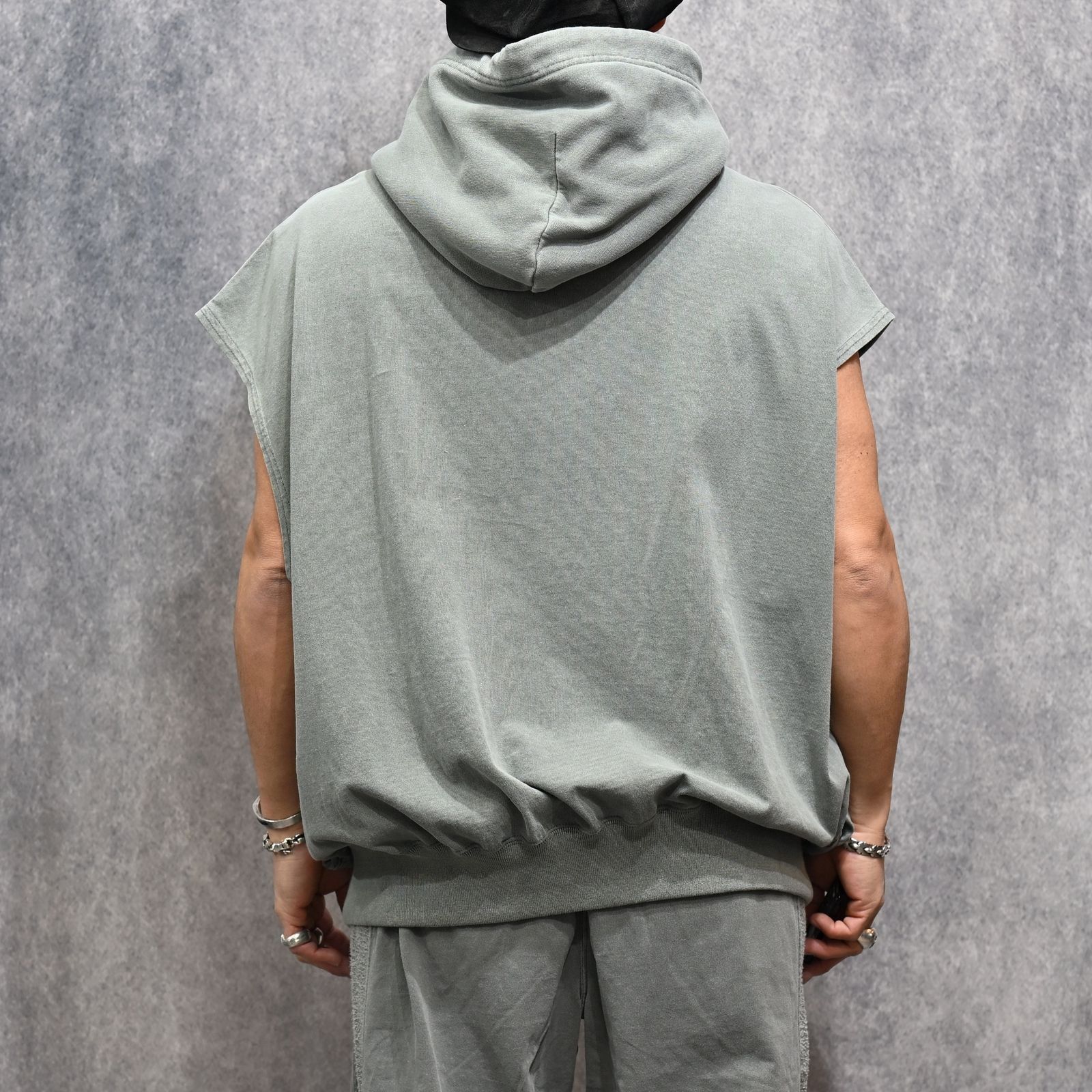 N.HOOLYWOOD × Champion｜REVERSIBLE HOODIE （GRAY / グレー）｜リバーシブル ノースリーブ パーカー｜C8-D109