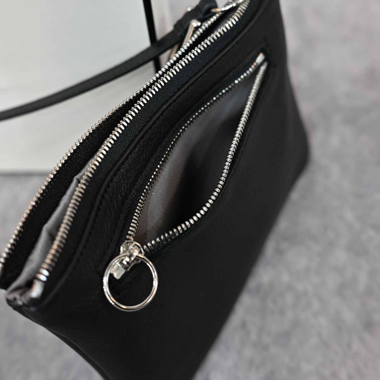 LEATHER POUCH （BLACK / ブラック）｜ポーチ｜2261-AC06