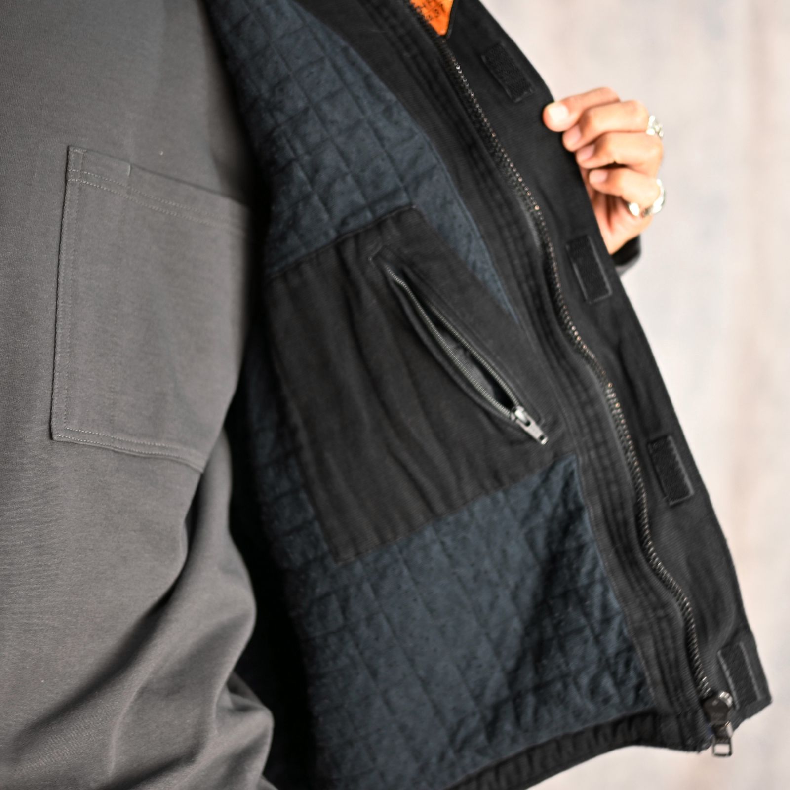 VEST (BLACK) -  ベスト （ブラック） 1242-BL03-001
