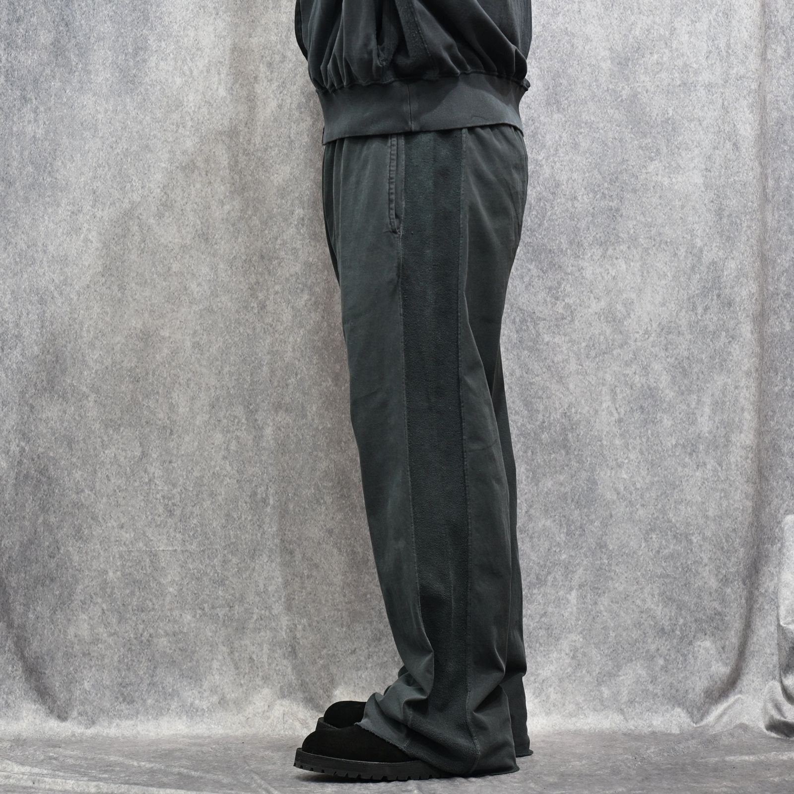 N.HOOLYWOOD × Champion｜SWEATPANTS （CHARCOAL / チャコール）｜スウェットパンツ｜C8-D219