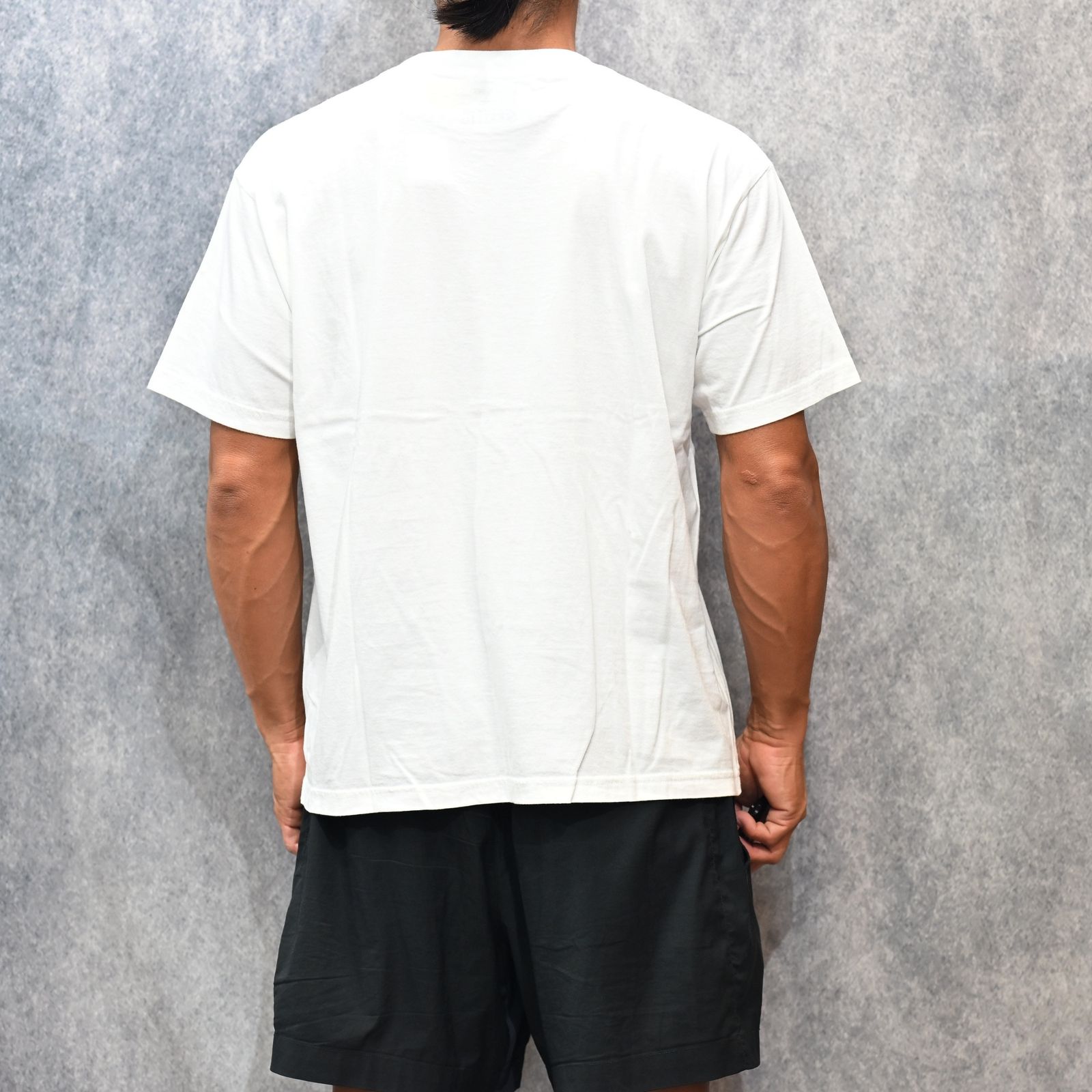 Stie-lo × Irina.L "Sideways figure" T-SH （WHITE） / プリントTシャツ （ホワイト） 25MND-STL007