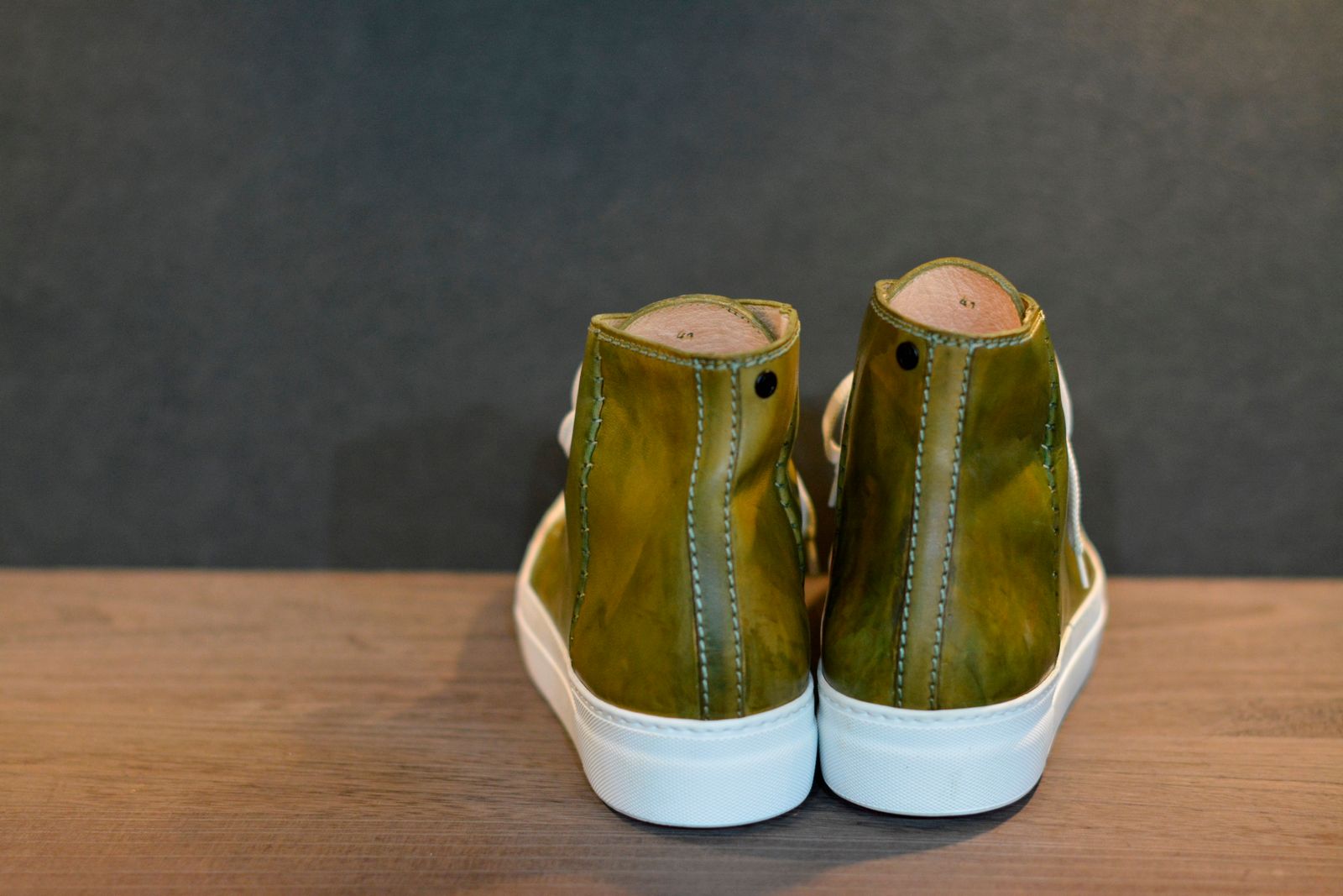HORSE LEATHER HI-CUT SNEAKER
