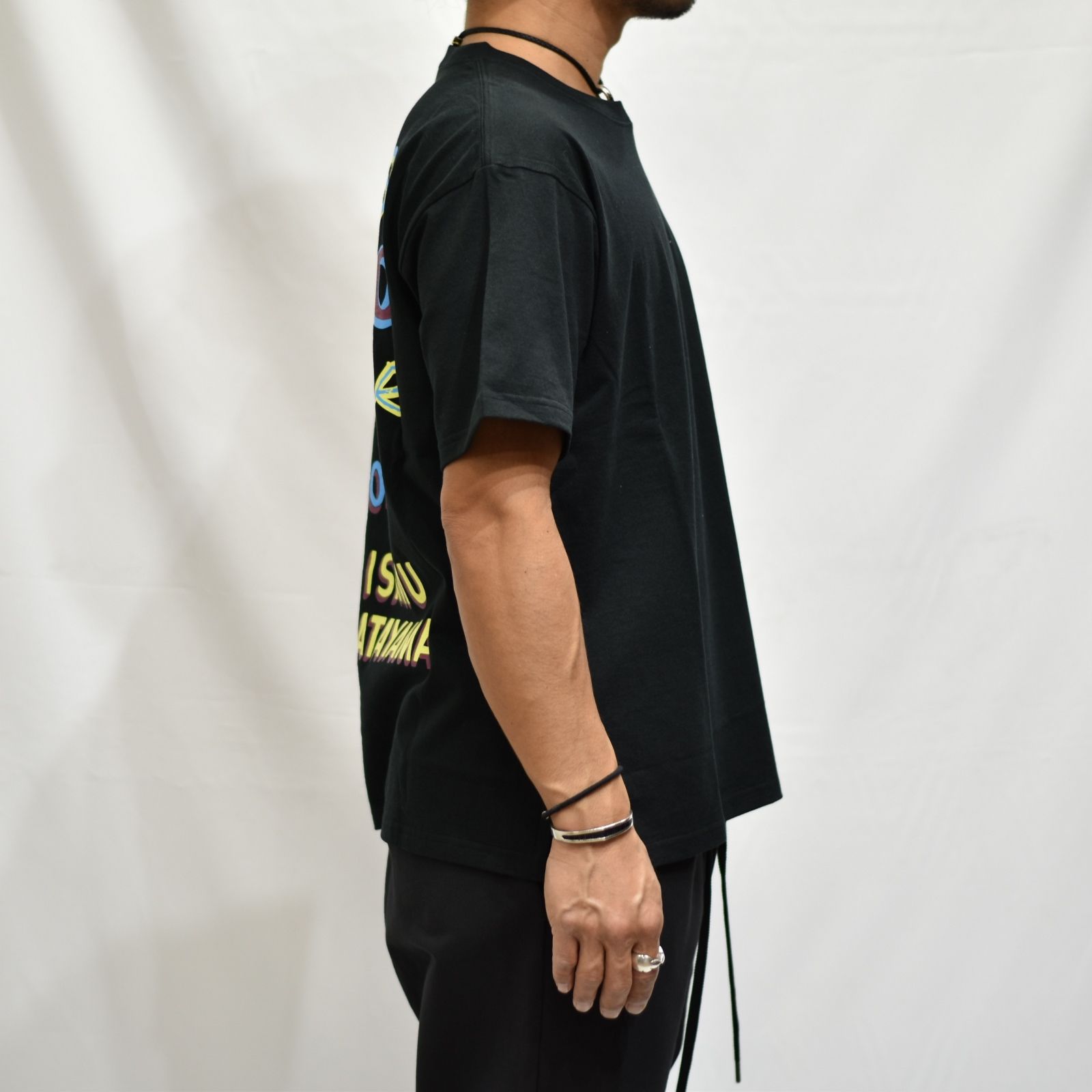 × Klevay Paper Signs アートTシャツ