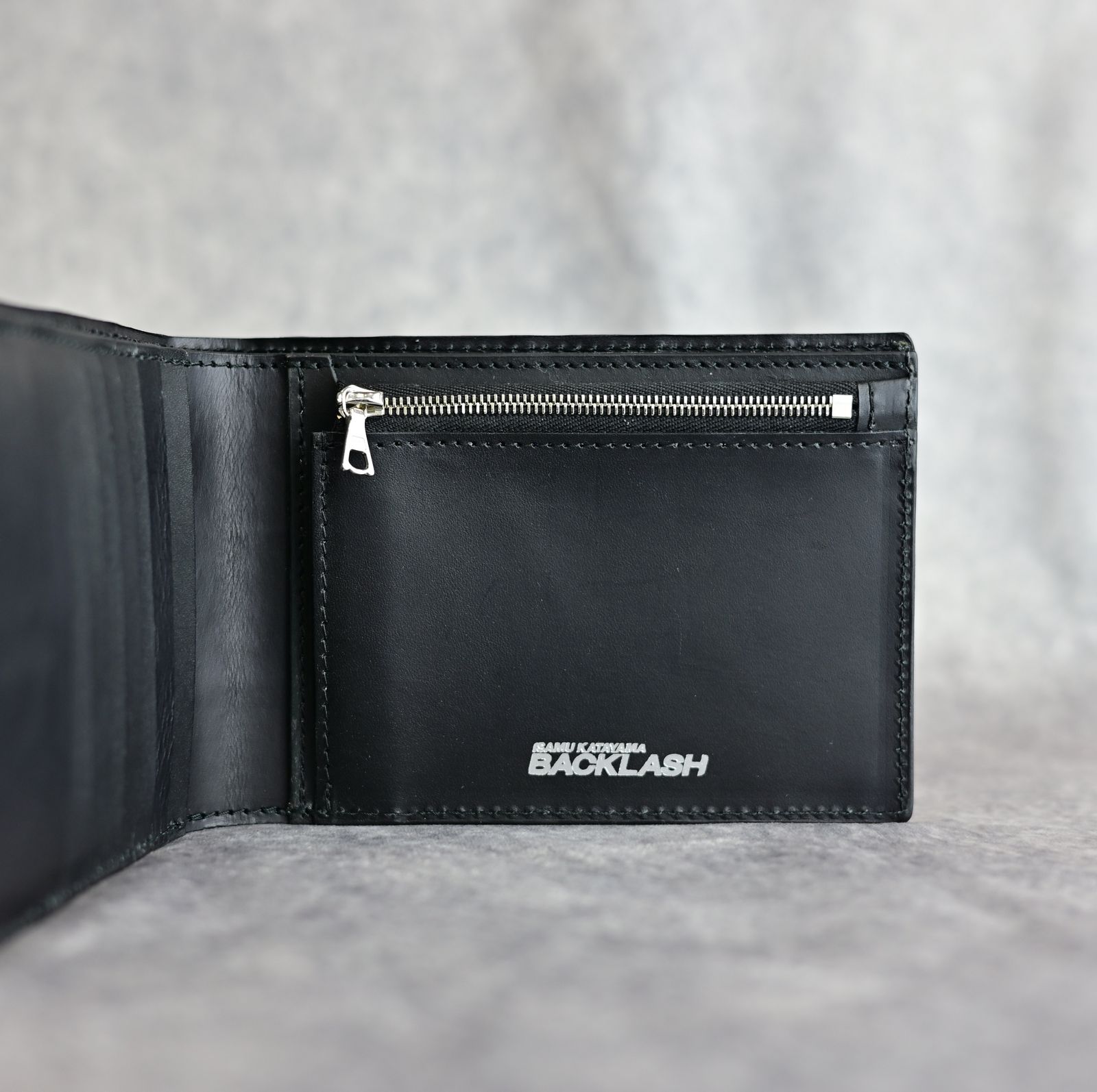 オイルクロコ+イタリアンバケッタ 二つ折り財布 （BLACK / ブラック） 383-01
