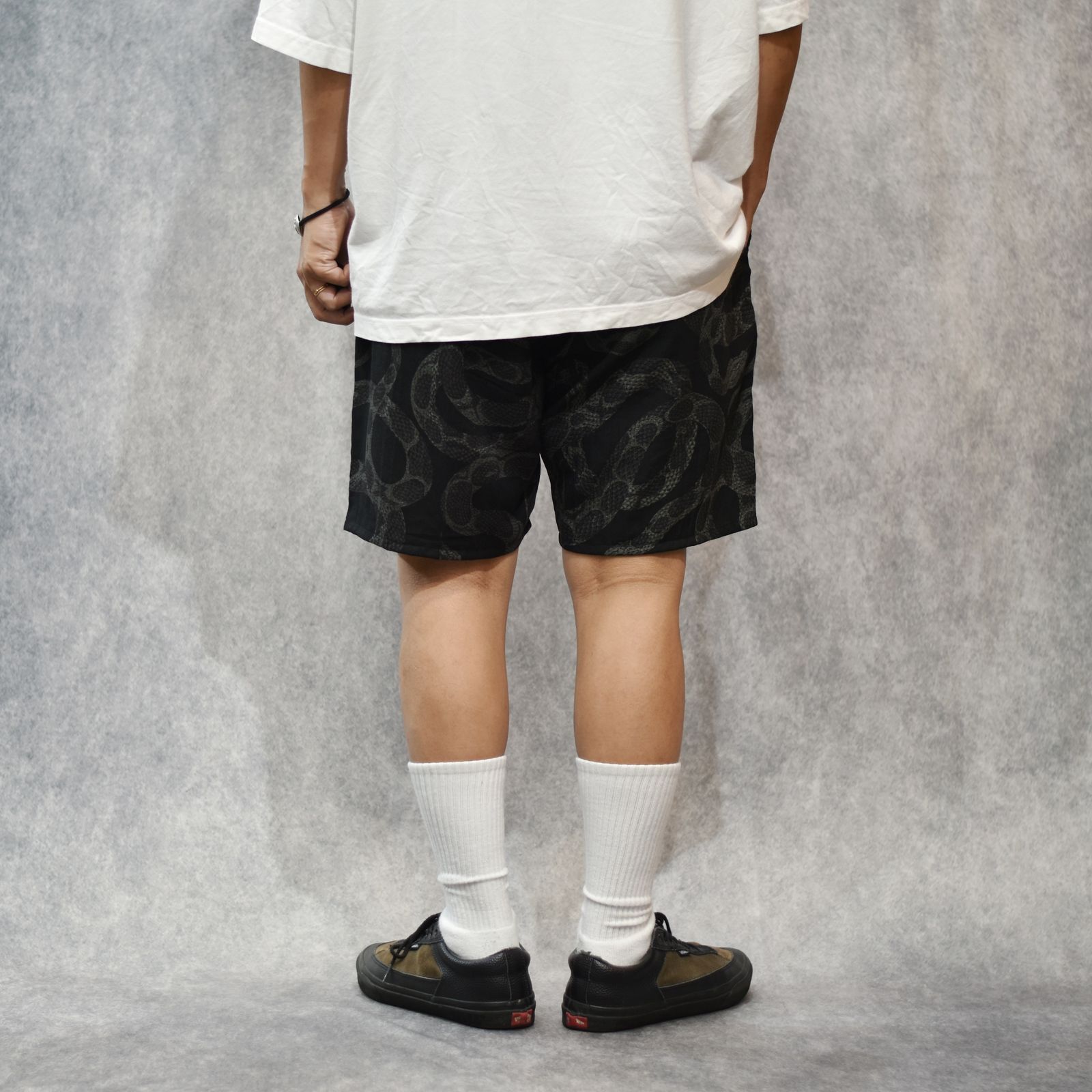 ALLOVER SNAKE PATTERN EASY SHORTS ＜EXCLUSIVE＞ (BLACK) / スネーク柄 イージーショーツ
