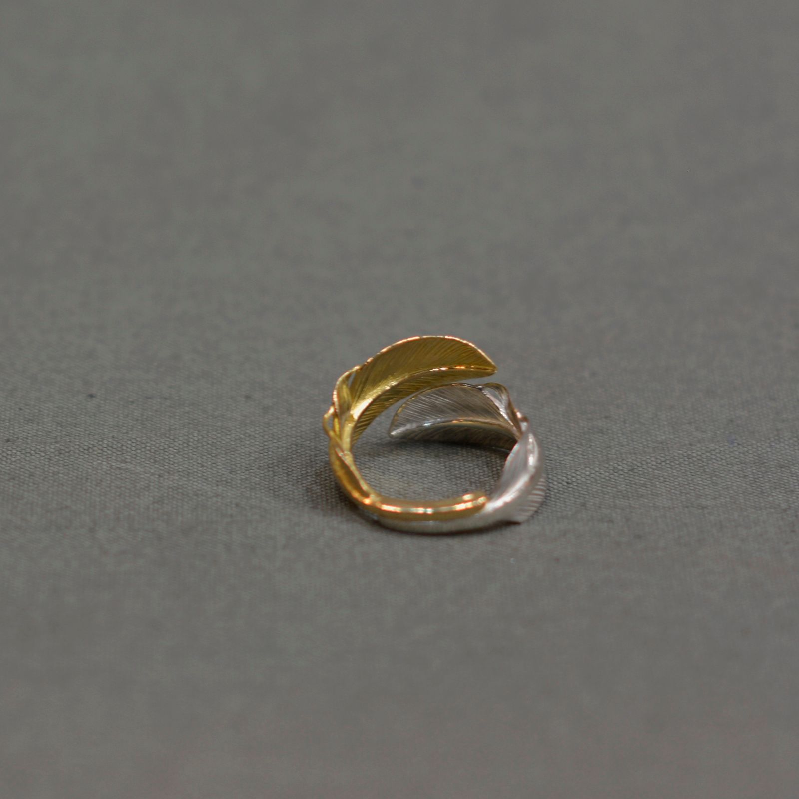 TARO WASHIMI - S K18 feather & S feather ring | chord online TARO WASHIMI - S K18 feather & S feather ring | chord online
