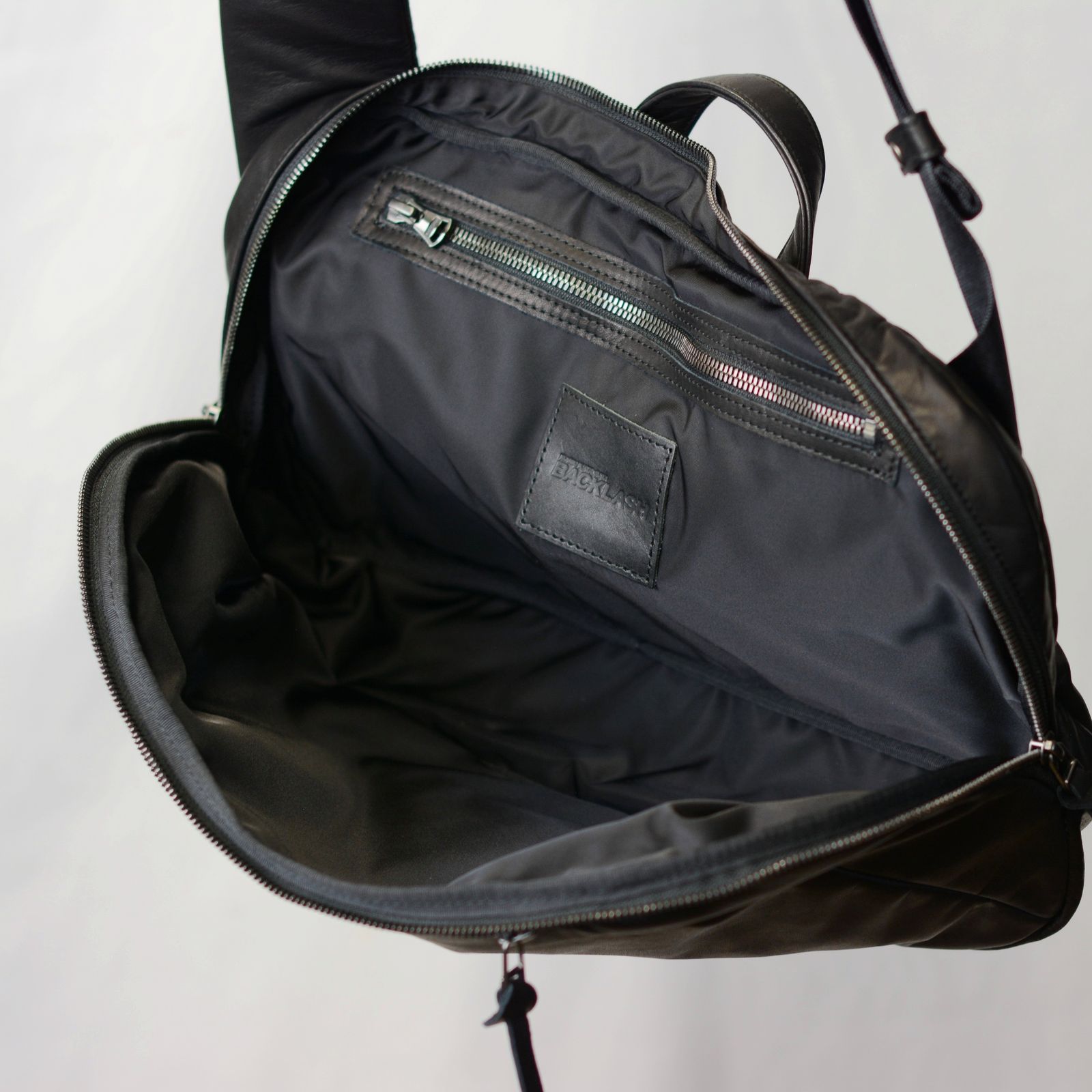 Furniture Leather  ショルダーバッグ
