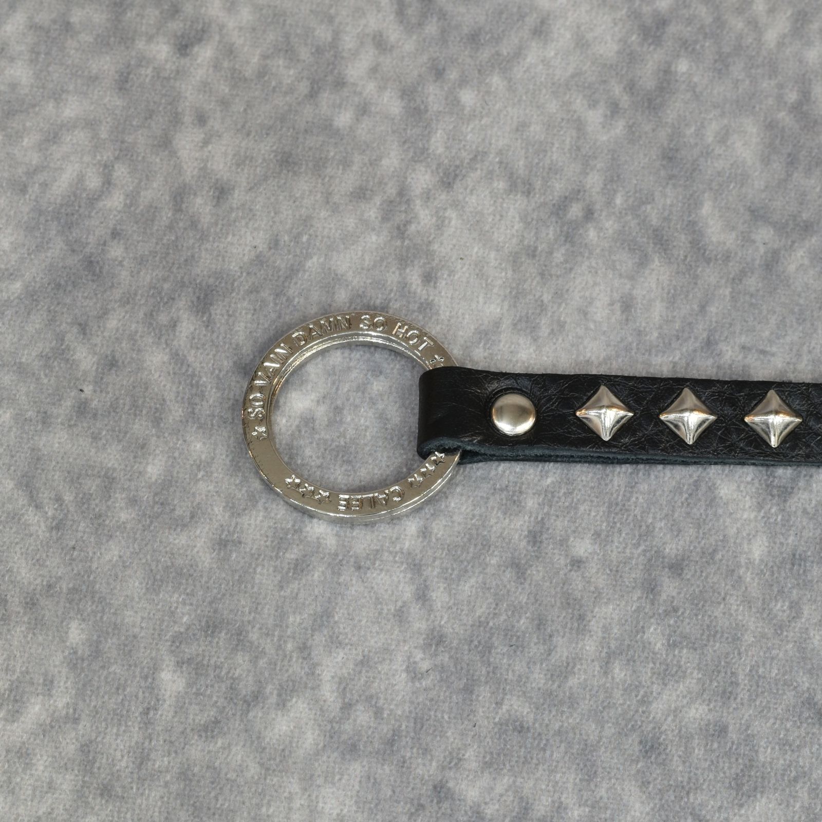 STUDS LEATHER KEY HOLDER (BLACK)｜スタッズ レザー キーホルダー｜CL-25AW003LE