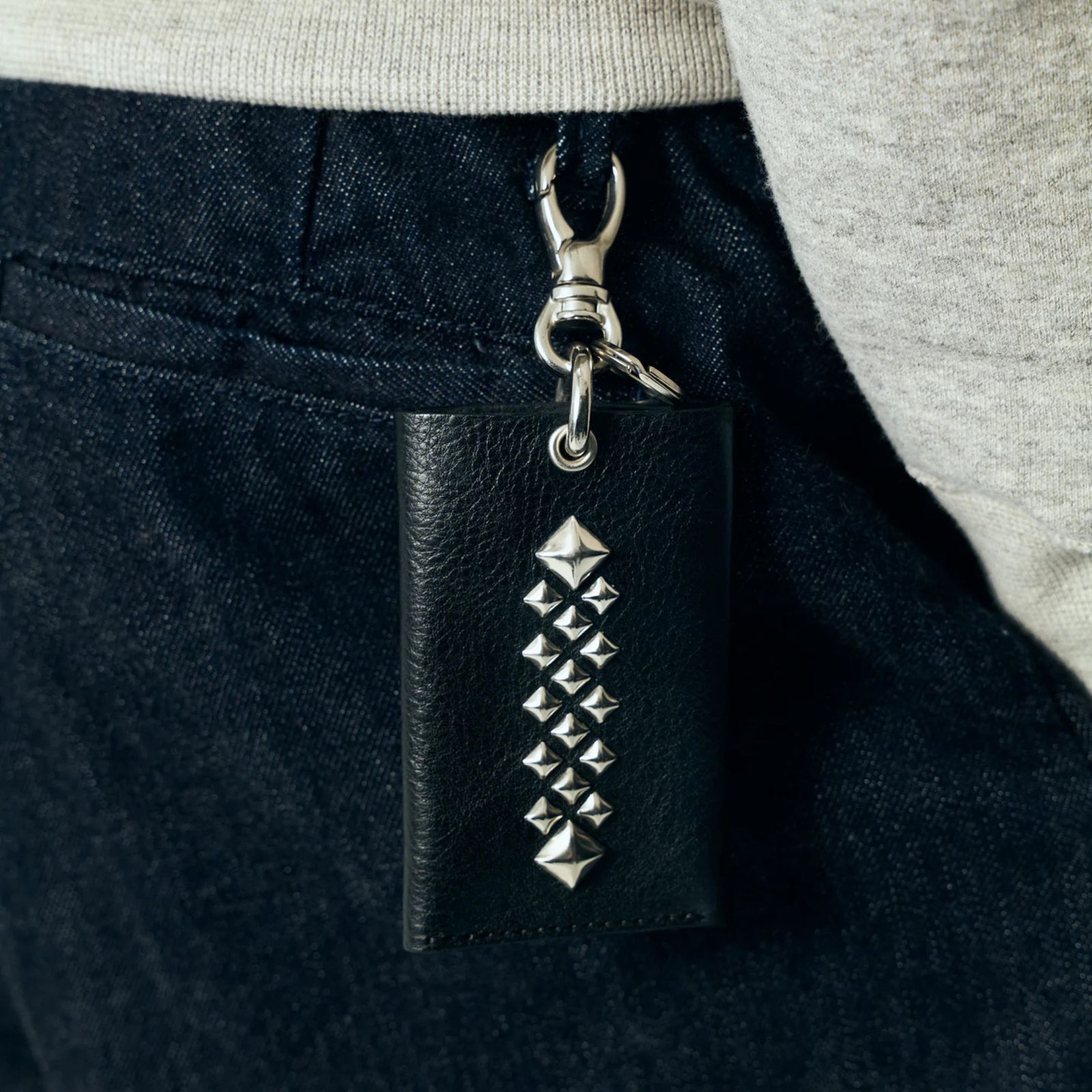 STUDS LEATHER KEY CASE (BLACK)｜スタッズ レザー キーケース｜CL-25AW025LE