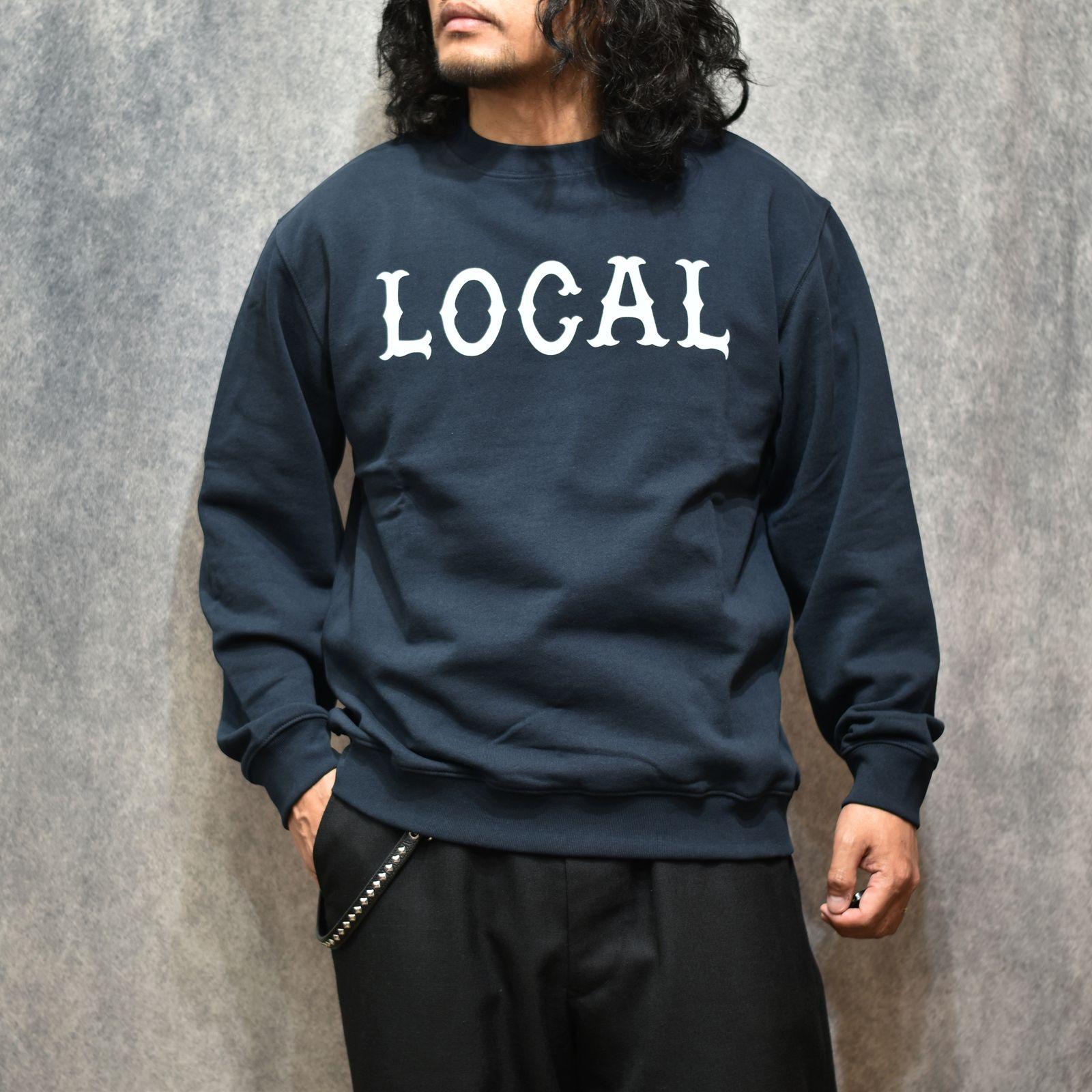 LOCAL CREW NECK SWEAT (NAVY)｜プリント スウェット トレーナー｜CR-26SS008