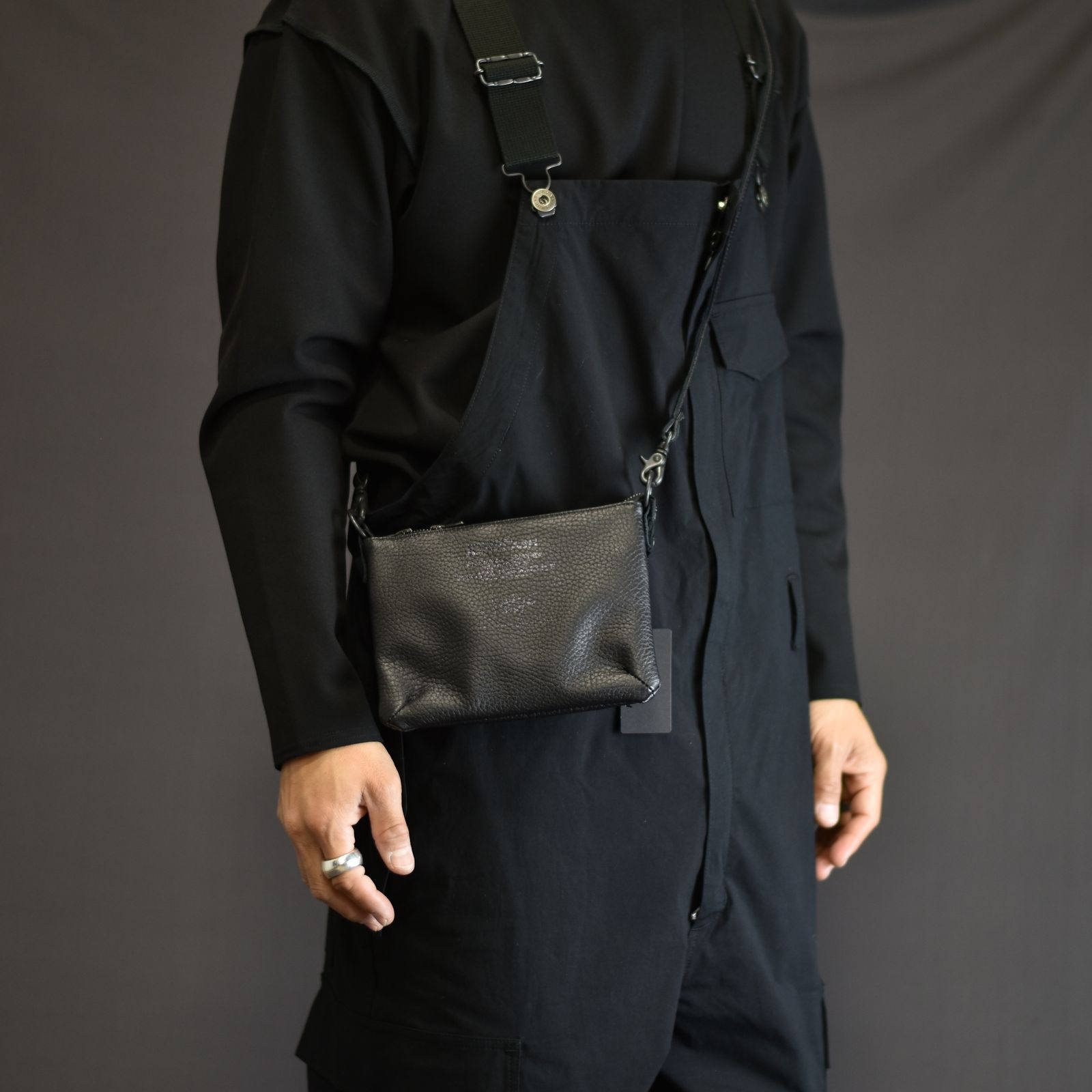 エルクレザー 限定サコッシュ （ブラック）