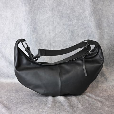 GUIDI オイルカーフ バナナバッグ （BLACK / ブラック） / 143-01