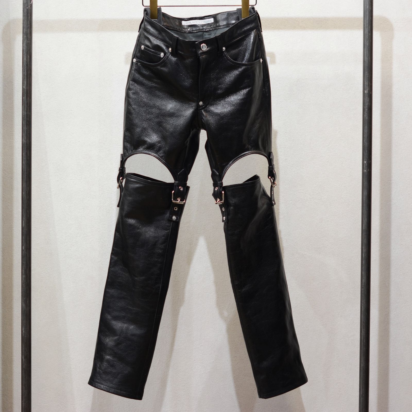 Leather detachable pants”