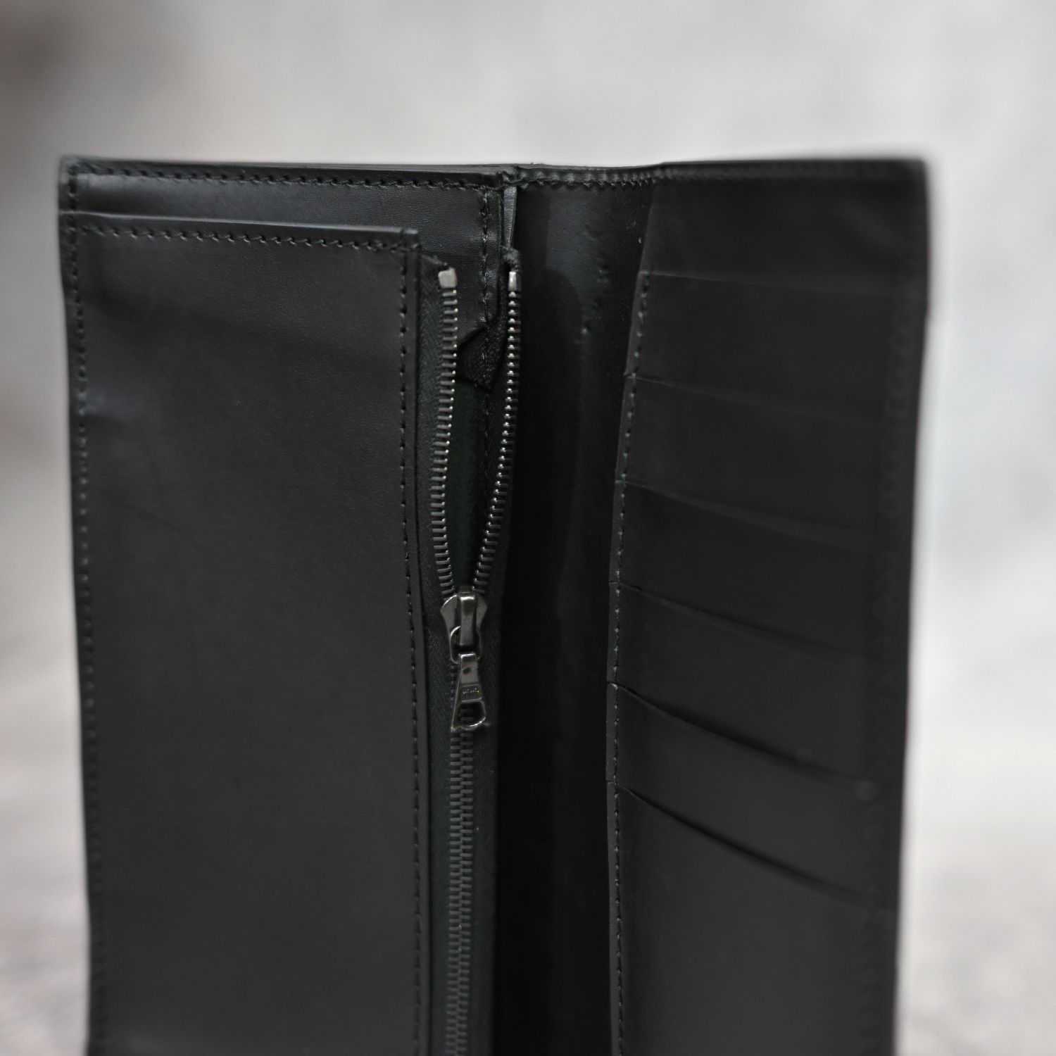 MARYAM ホースバットヒートシュリンク 二つ折り長財布 (BLACK / ブラック) / 891-04