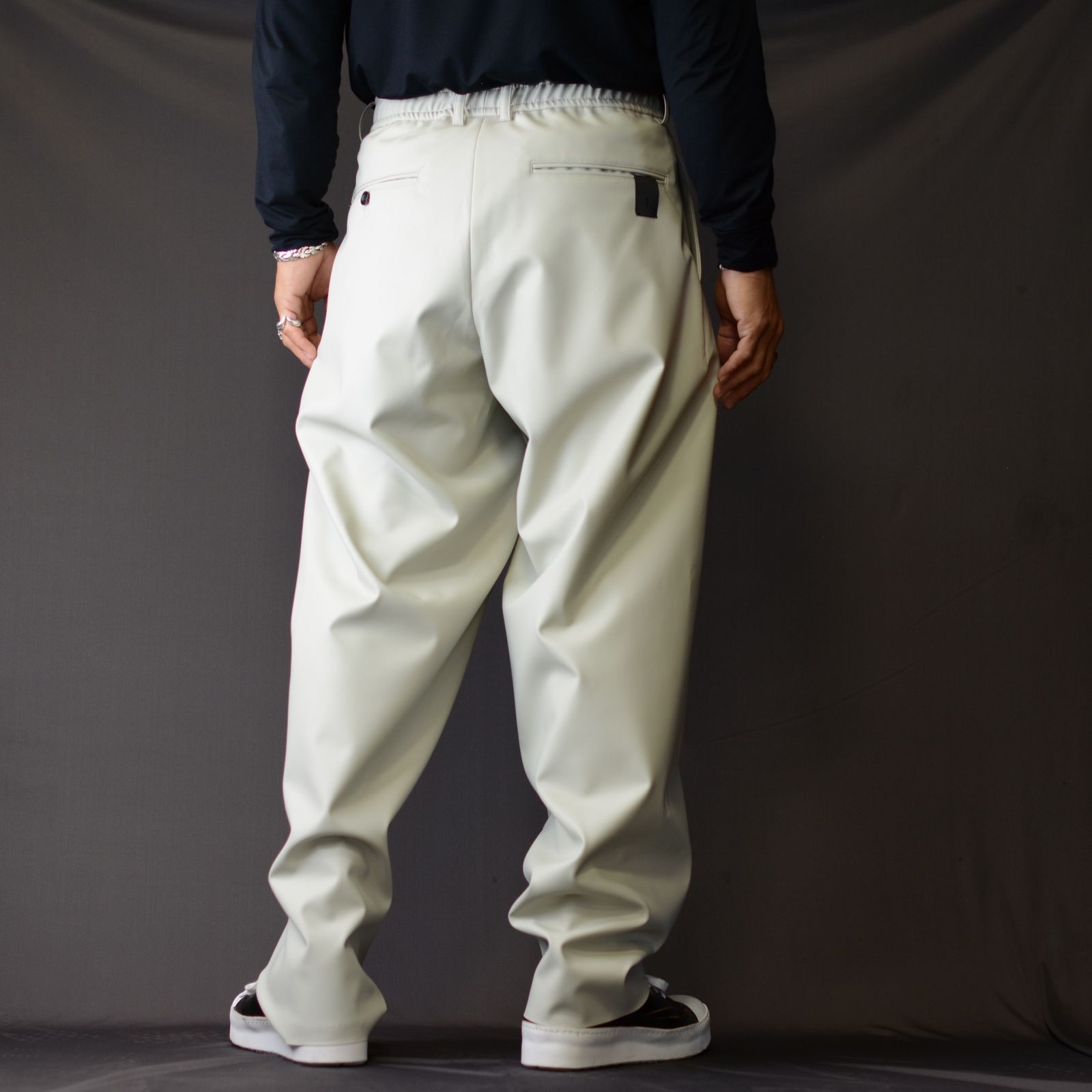 1TUCK EASY TROUSERS （GRAY）