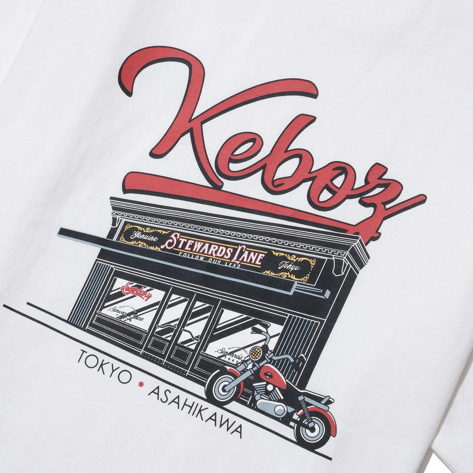 × KEBOZ STORE LOGO S/S TEE (WHITE) / × ケボズ ストア ロゴ プリントTシャツ