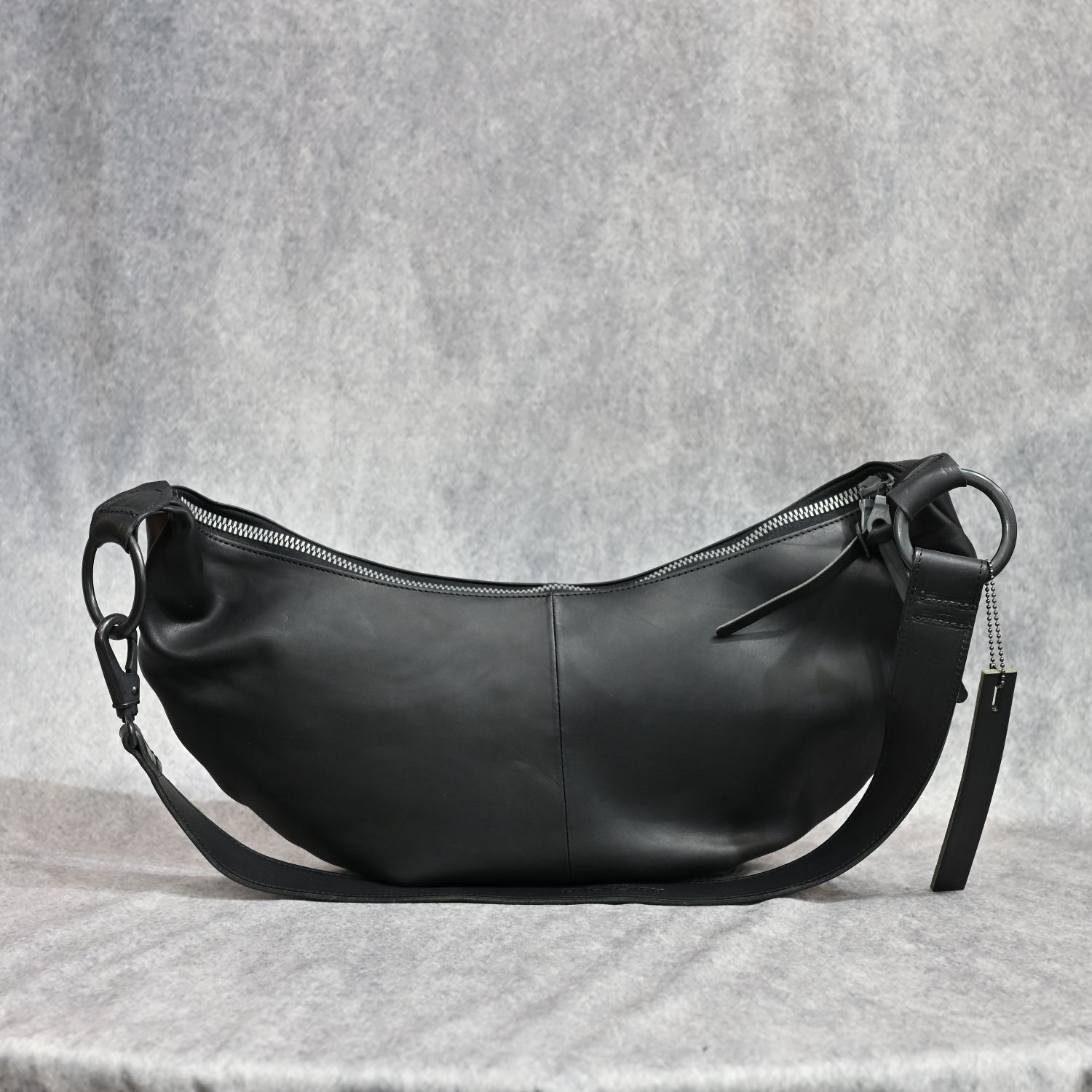 GUIDI オイルカーフ バナナバッグ （BLACK / ブラック） / 143-01