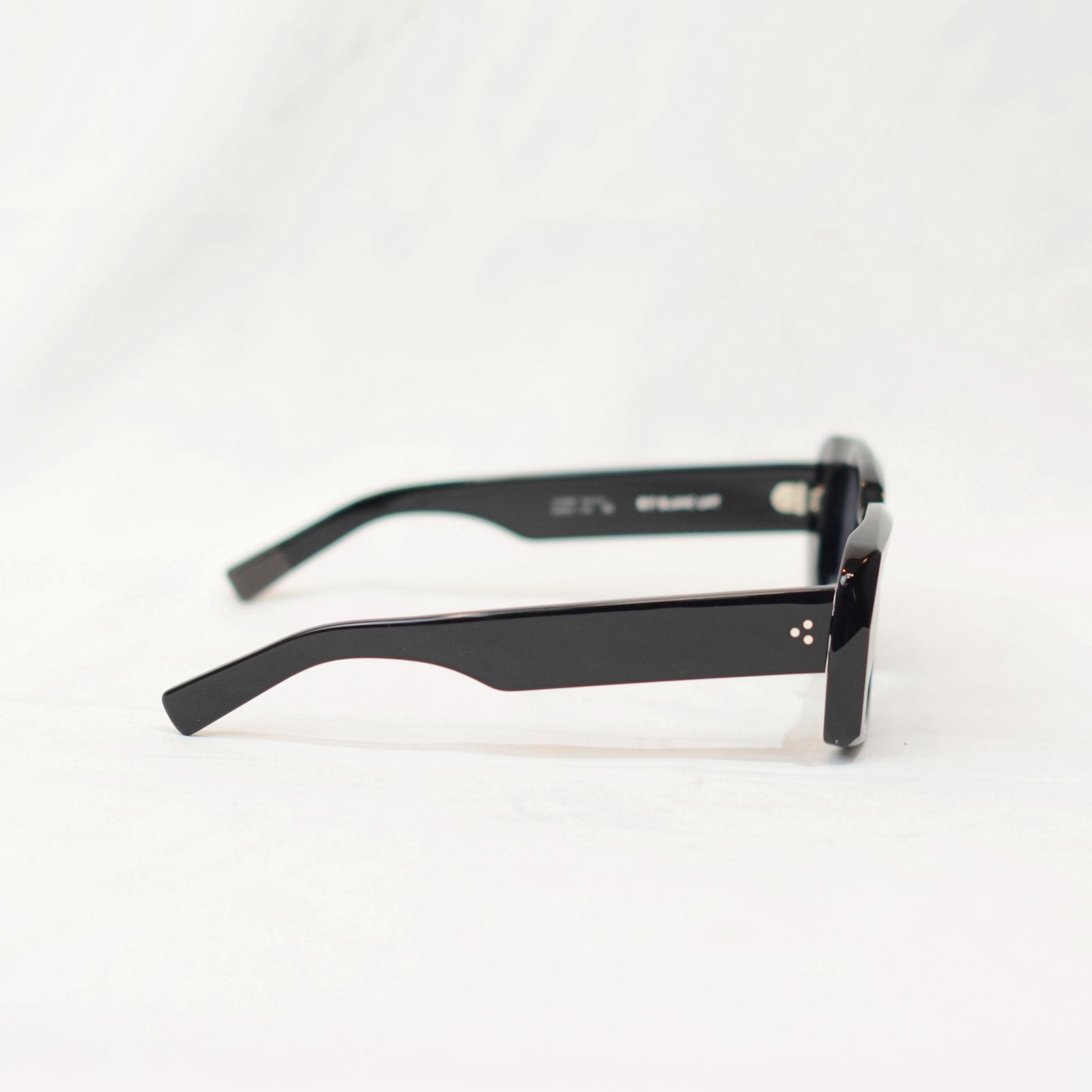 Television cut glasses