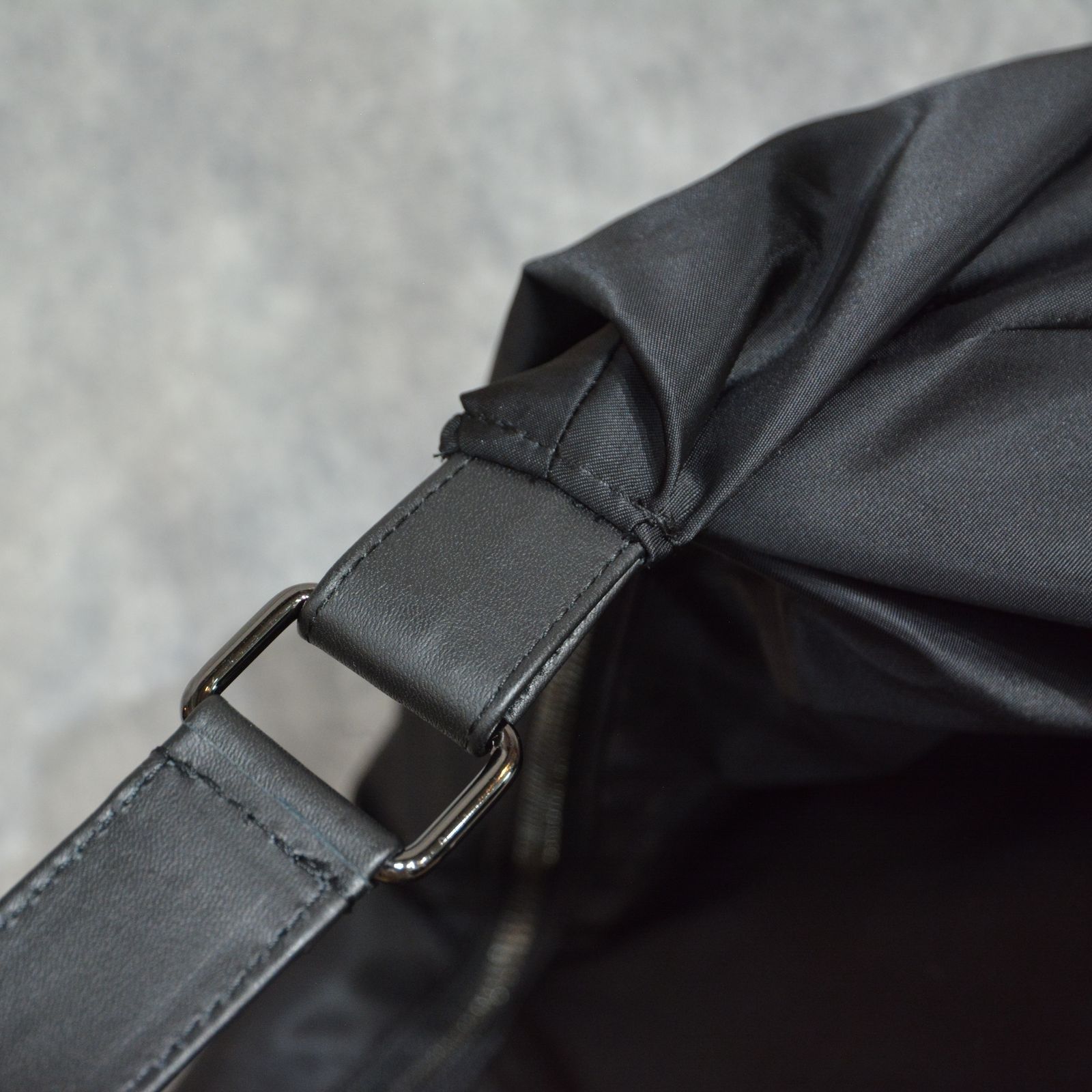 CRESCENT BAG (BLACK) / ナイロン バッグ （ブラック） DK-I34-830-2-02