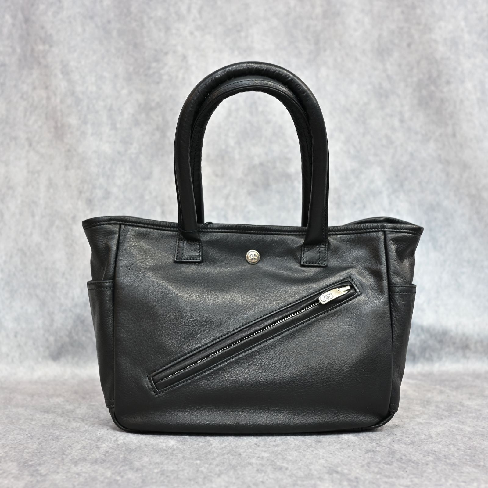 PC RIDERS LEATHER TOTE BAG S W / LOVE & PEACE SILVER (BLACK)｜レザートート バッグ （ブラック） PC-017-3696-10